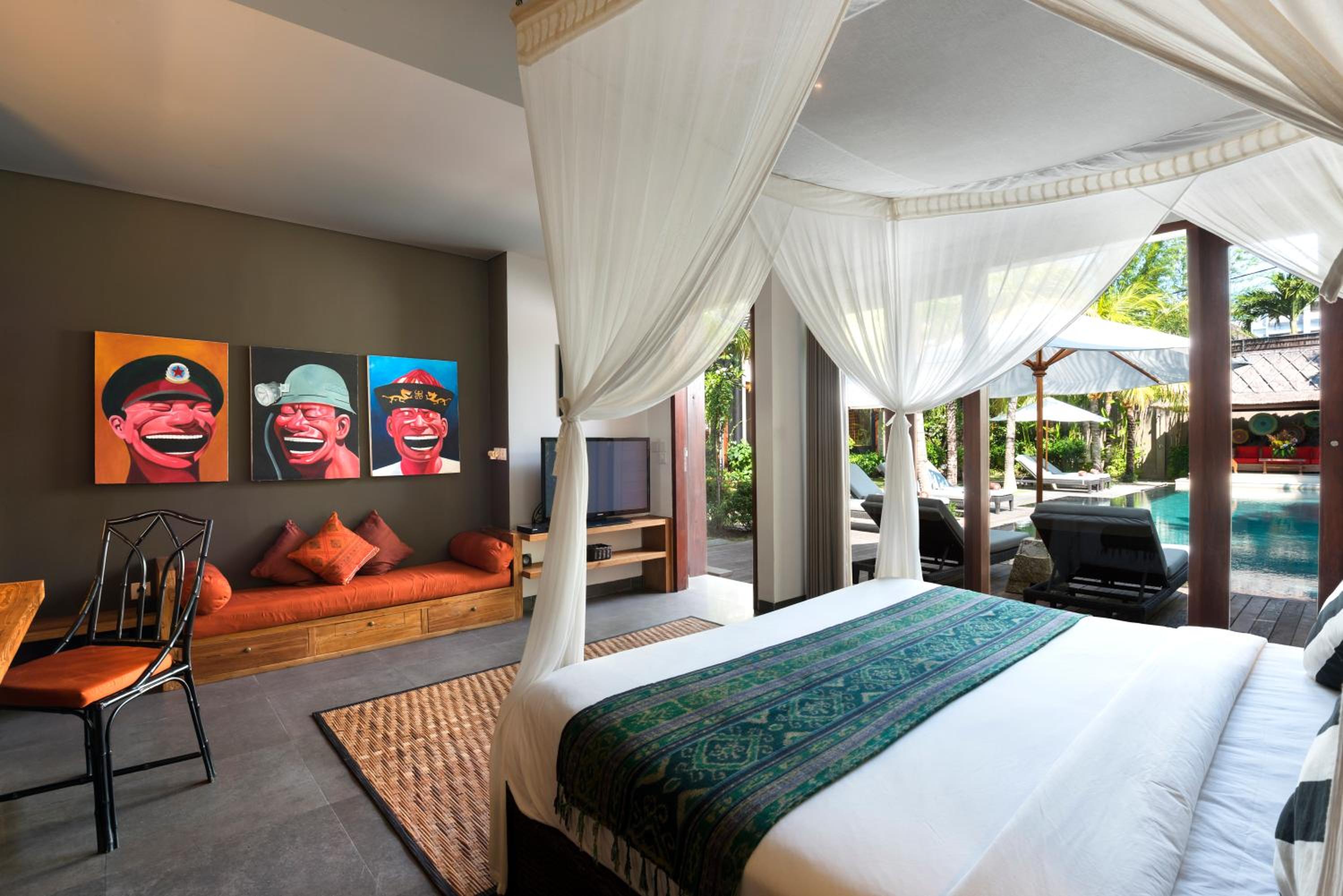 Villa Abakoi, 6 Bedrooms Private Villa in Seminyak