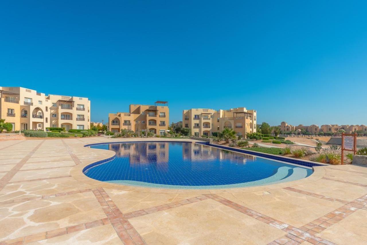 Hotel Waterside Apartments, El Gouna 1Bd plus Private Roof Terrace - Image 1