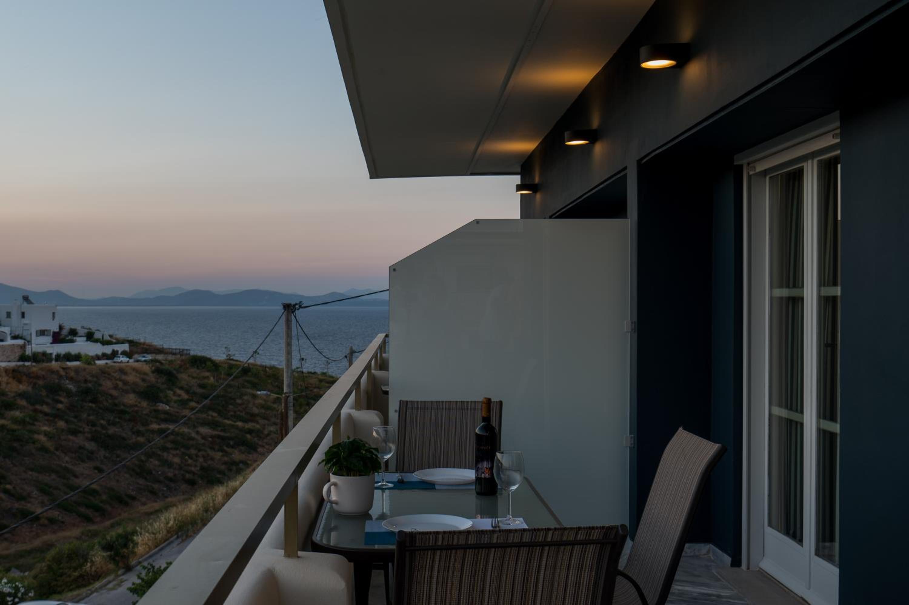 CHROMA Lodge Rafina view 3
