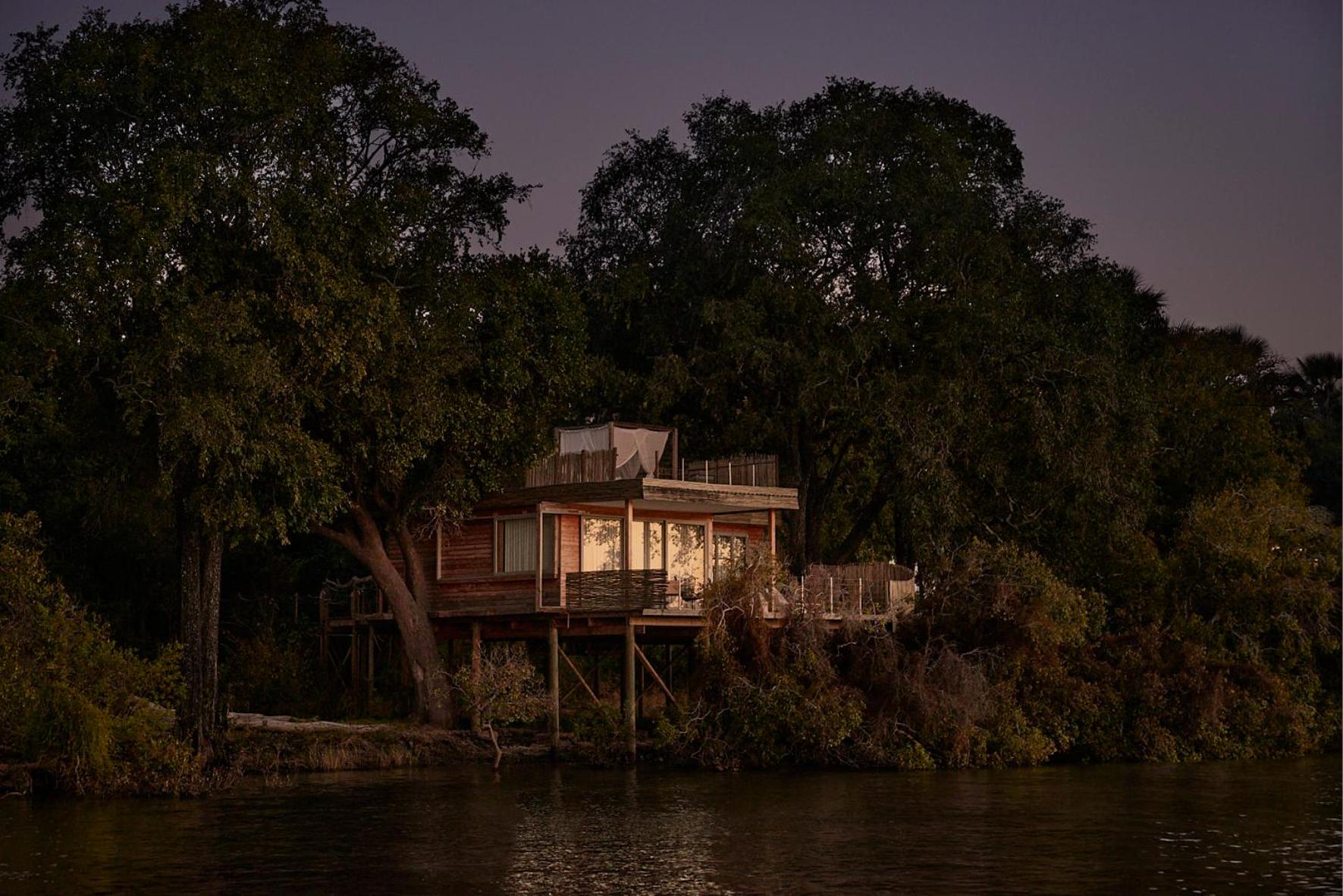 Victoria Falls River Lodge