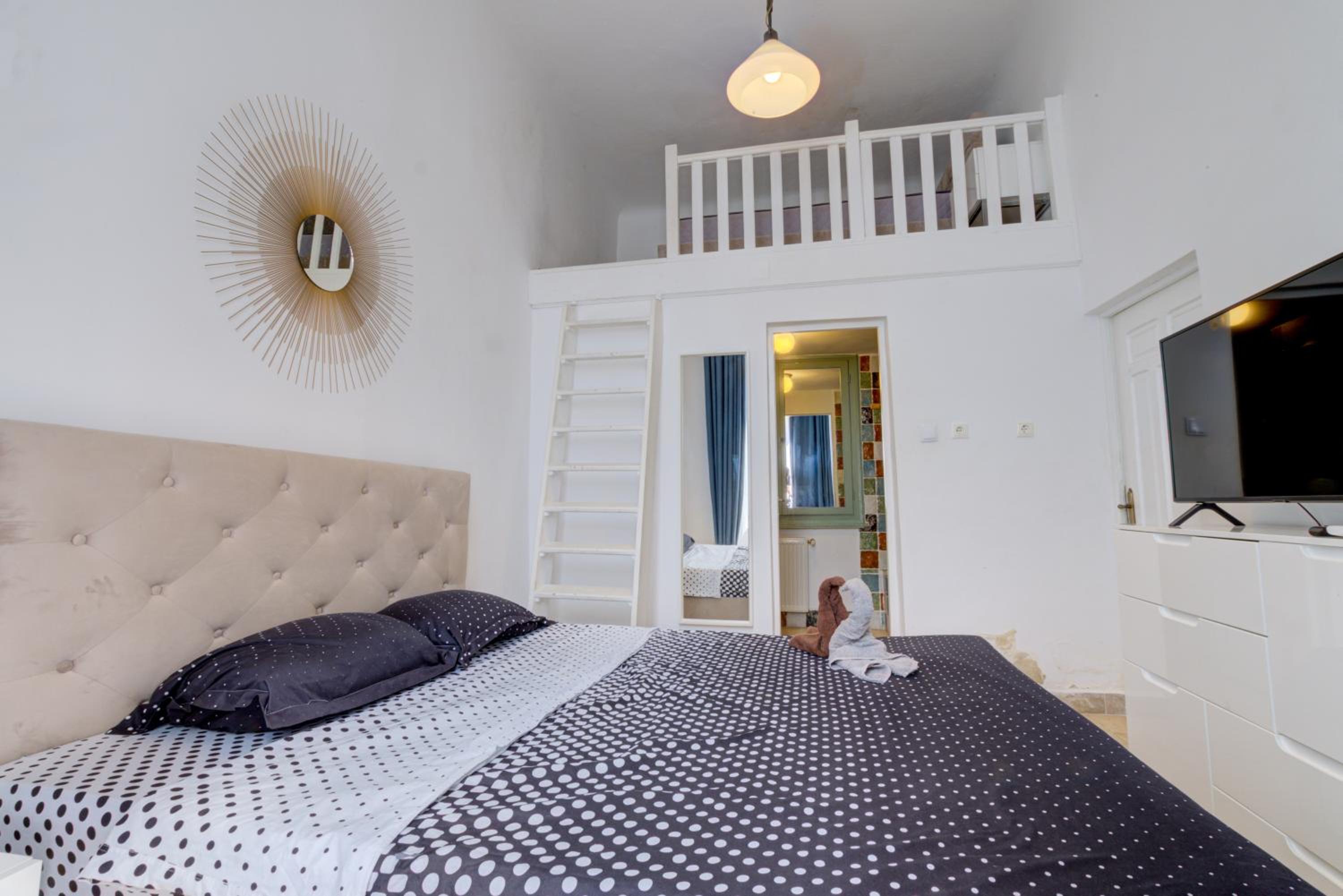 Ultracentral Cozy Apartment on Calea Victoriei with Amazing View
