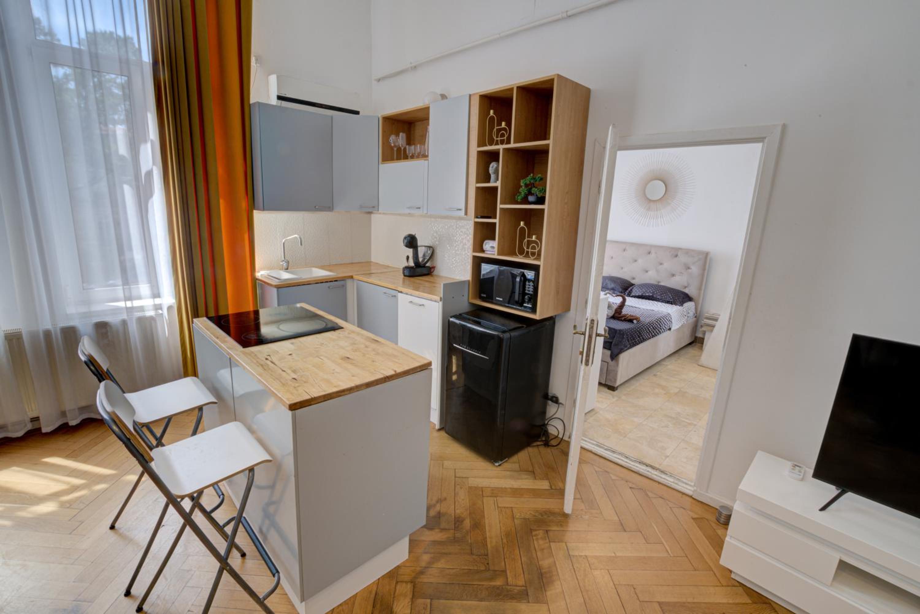 Ultracentral Cozy Apartment on Calea Victoriei with Amazing View