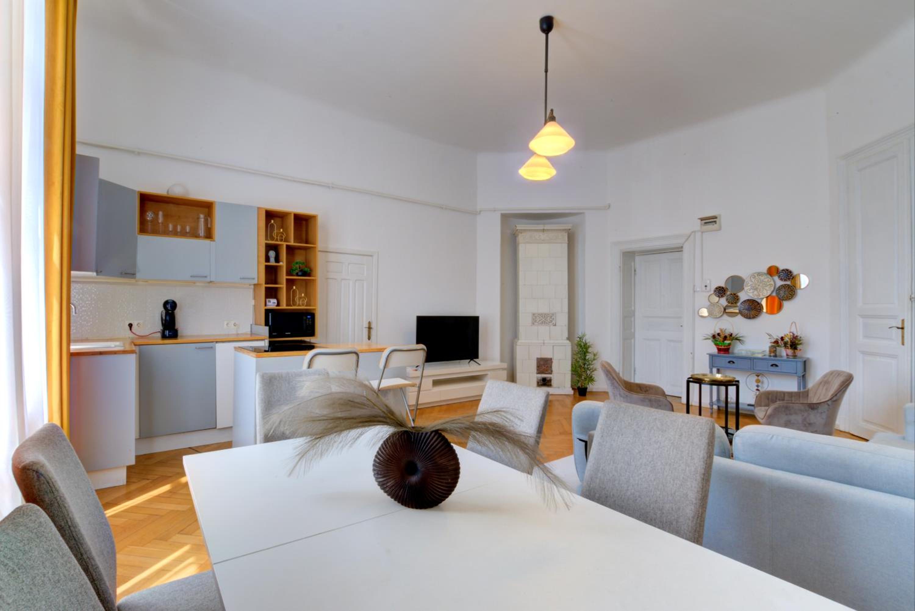 Ultracentral Cozy Apartment on Calea Victoriei with Amazing View