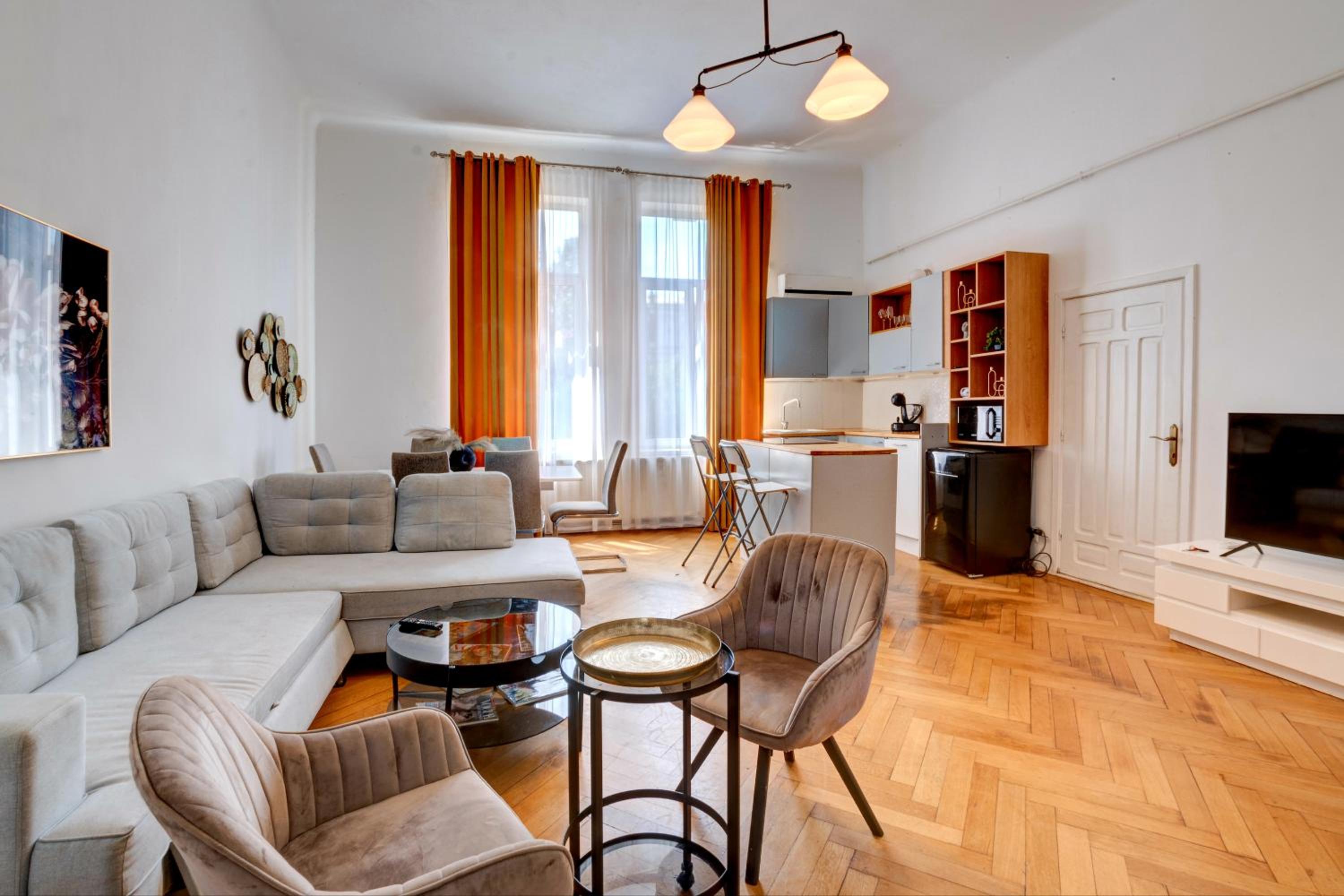 Ultracentral Cozy Apartment on Calea Victoriei with Amazing View