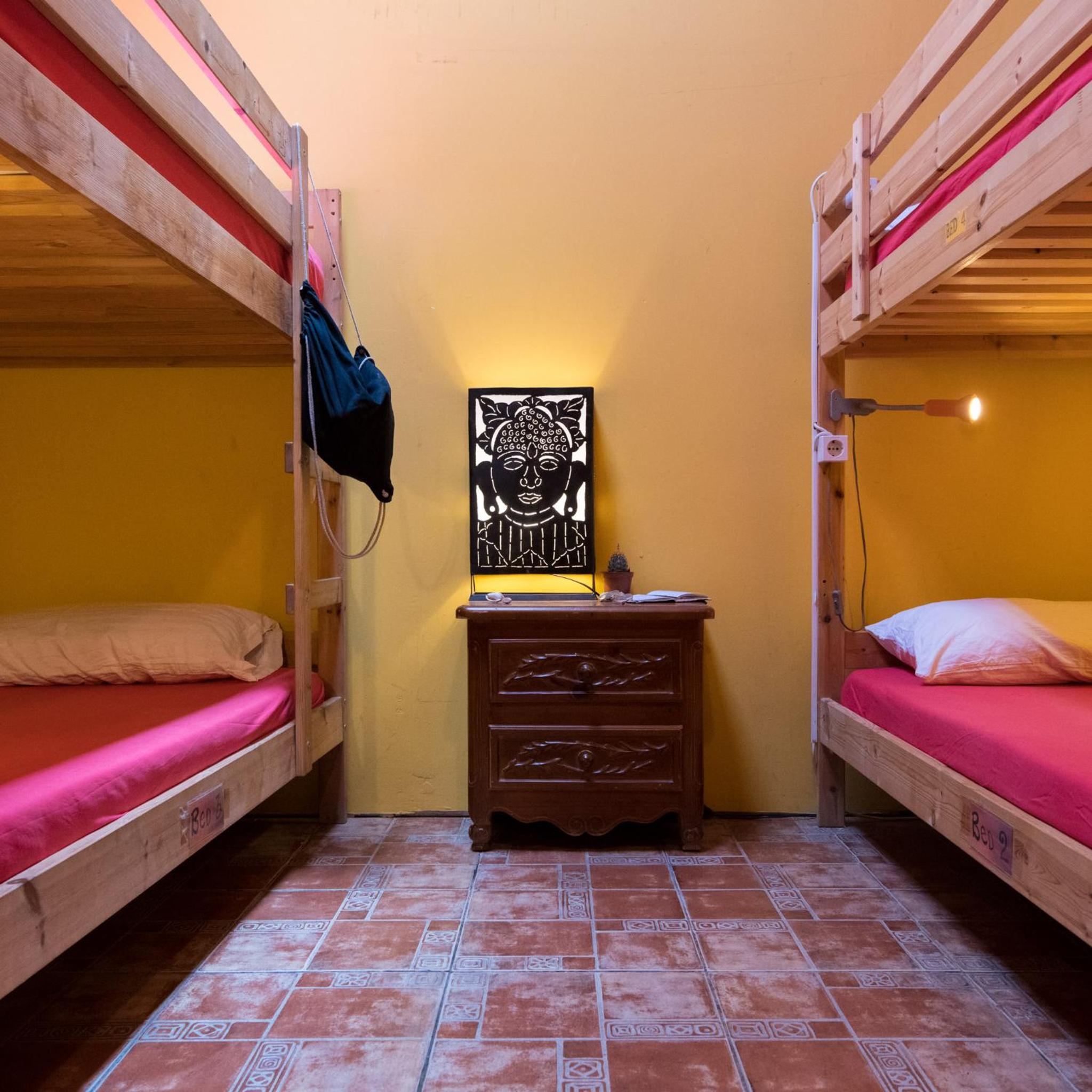 Los Amigos Nest Hostel