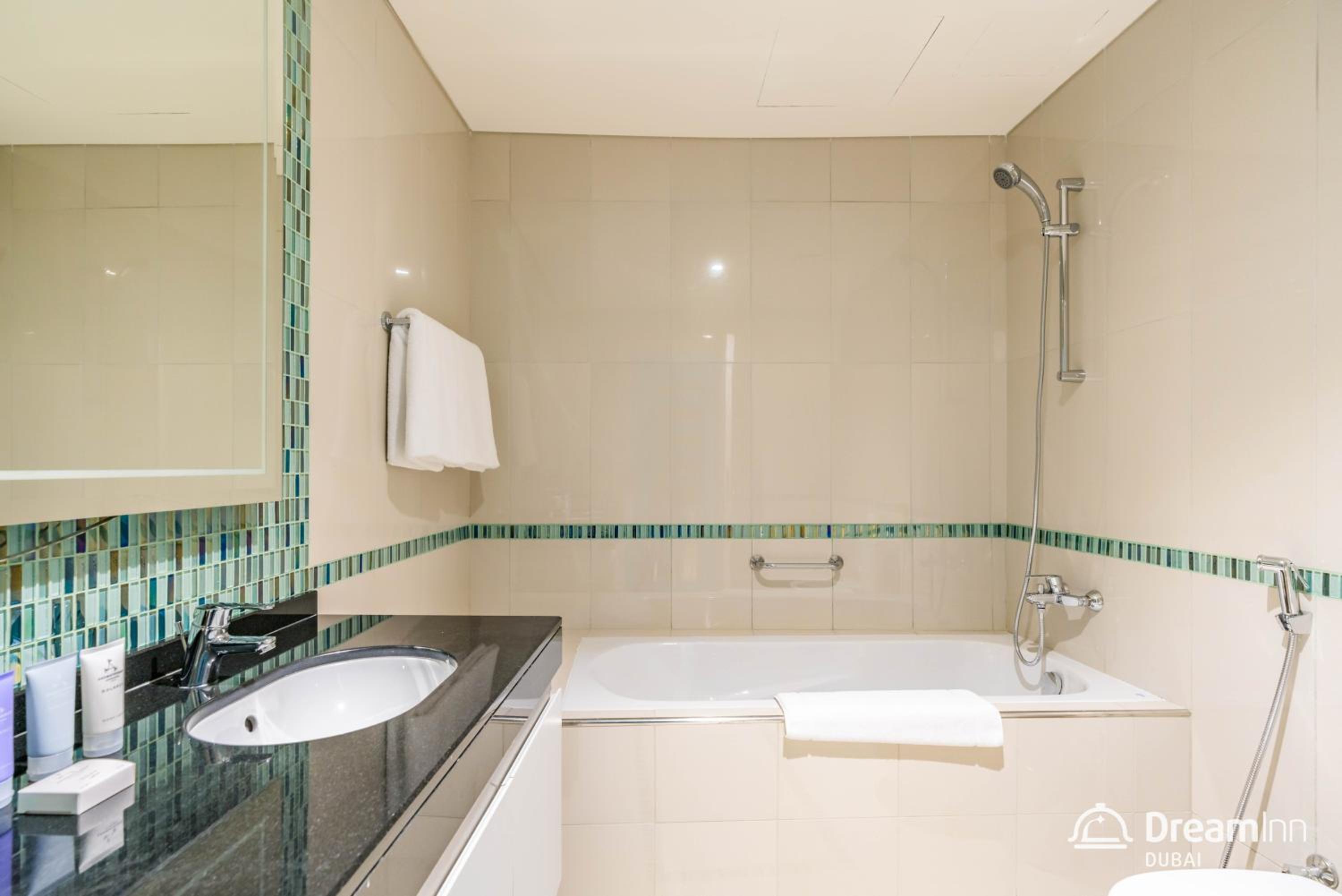 Dream Inn Dubai - Damac Heights Marina