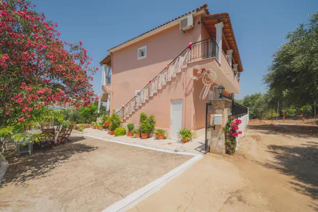 Armonia Apartments