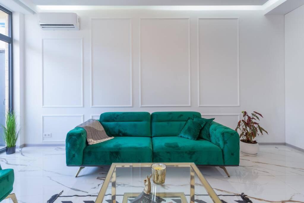 Luxury Vera - 2 bdrm @ City Center