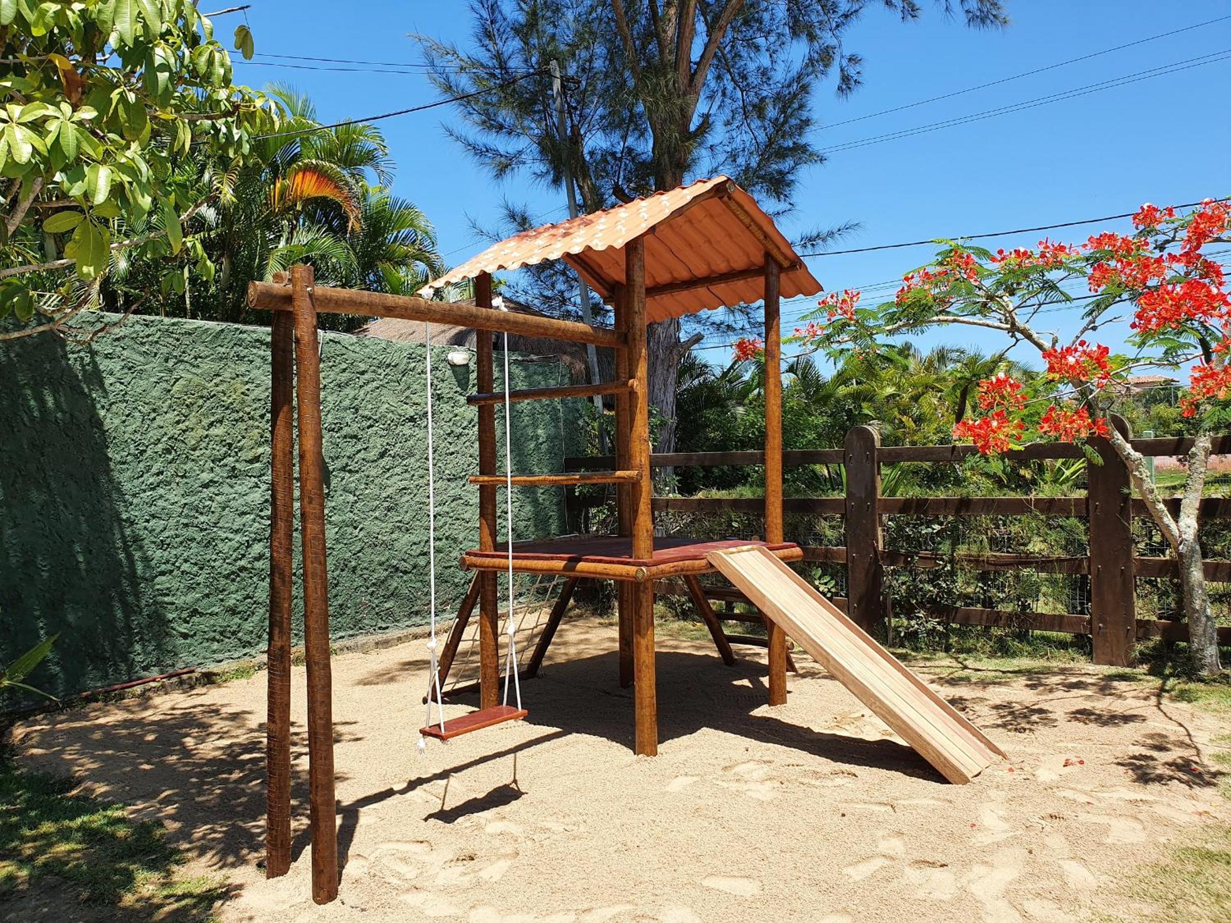 Excelente casa a 150 mts da Praia da Ferradura