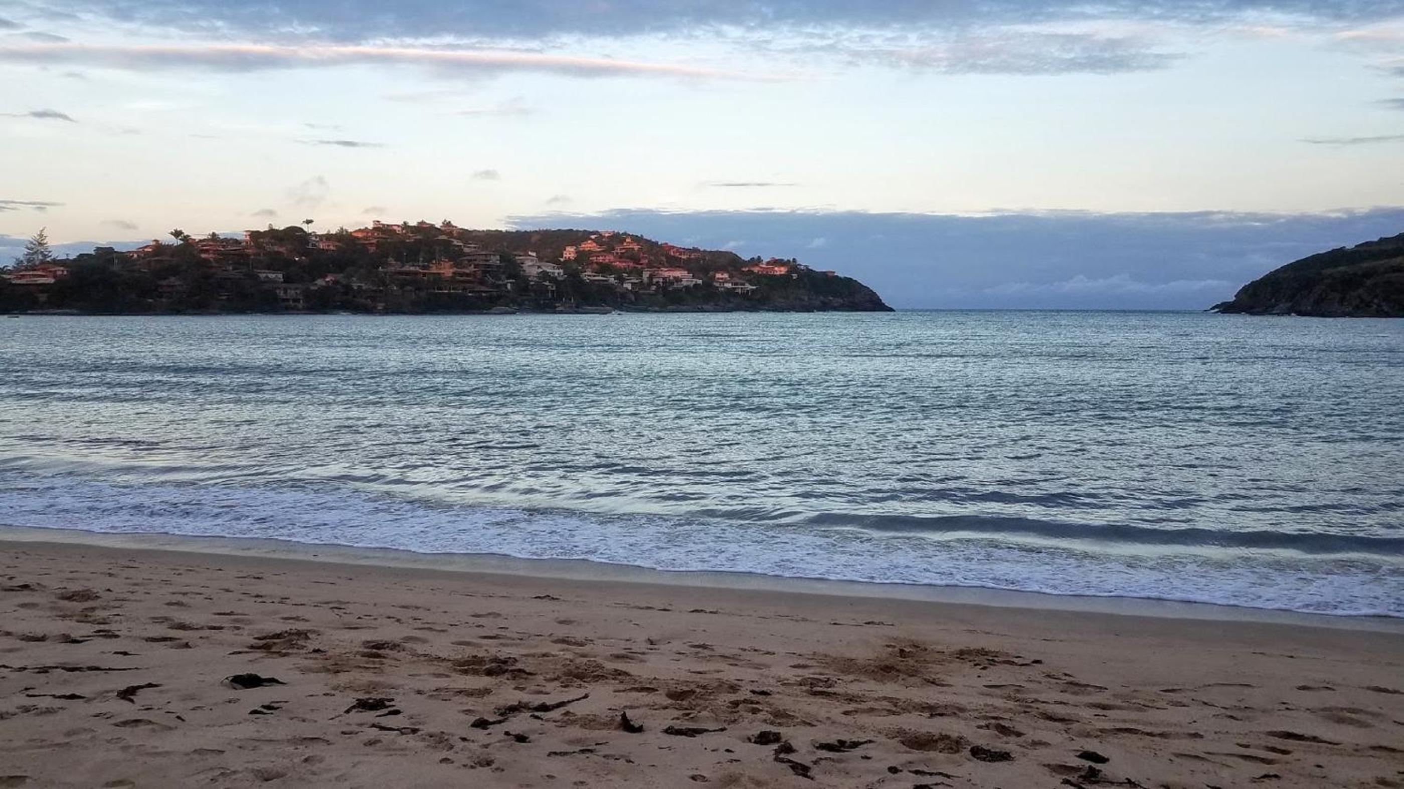 Excelente casa a 150 mts da Praia da Ferradura