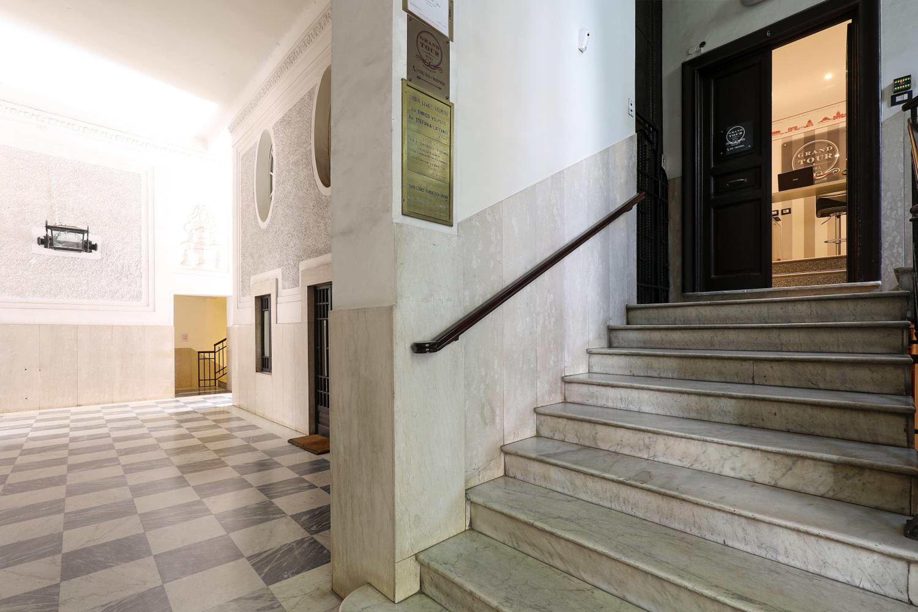 Grand Tour Rome Suites - Liberty Collection