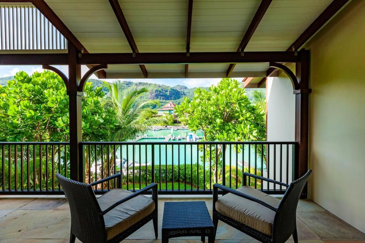 3 bedrooms house at Mahe 100 m away from the beach with sea view private pool and enclosed garden