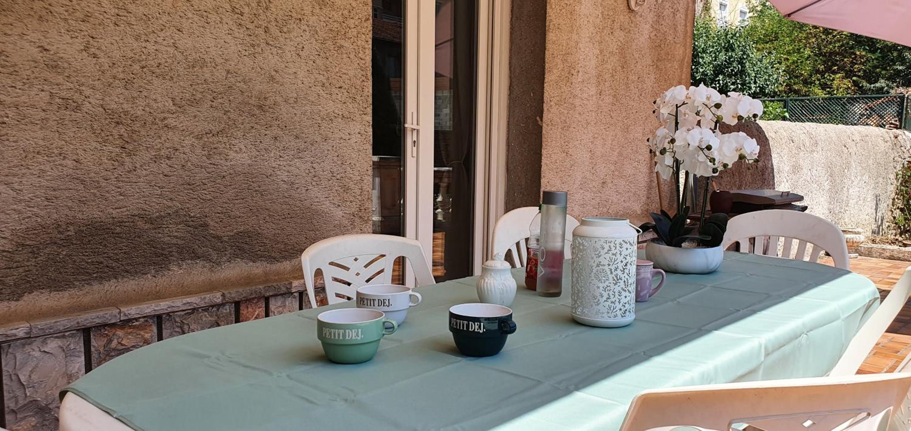 La casa de Margarita y Sisco, Villa avec piscine