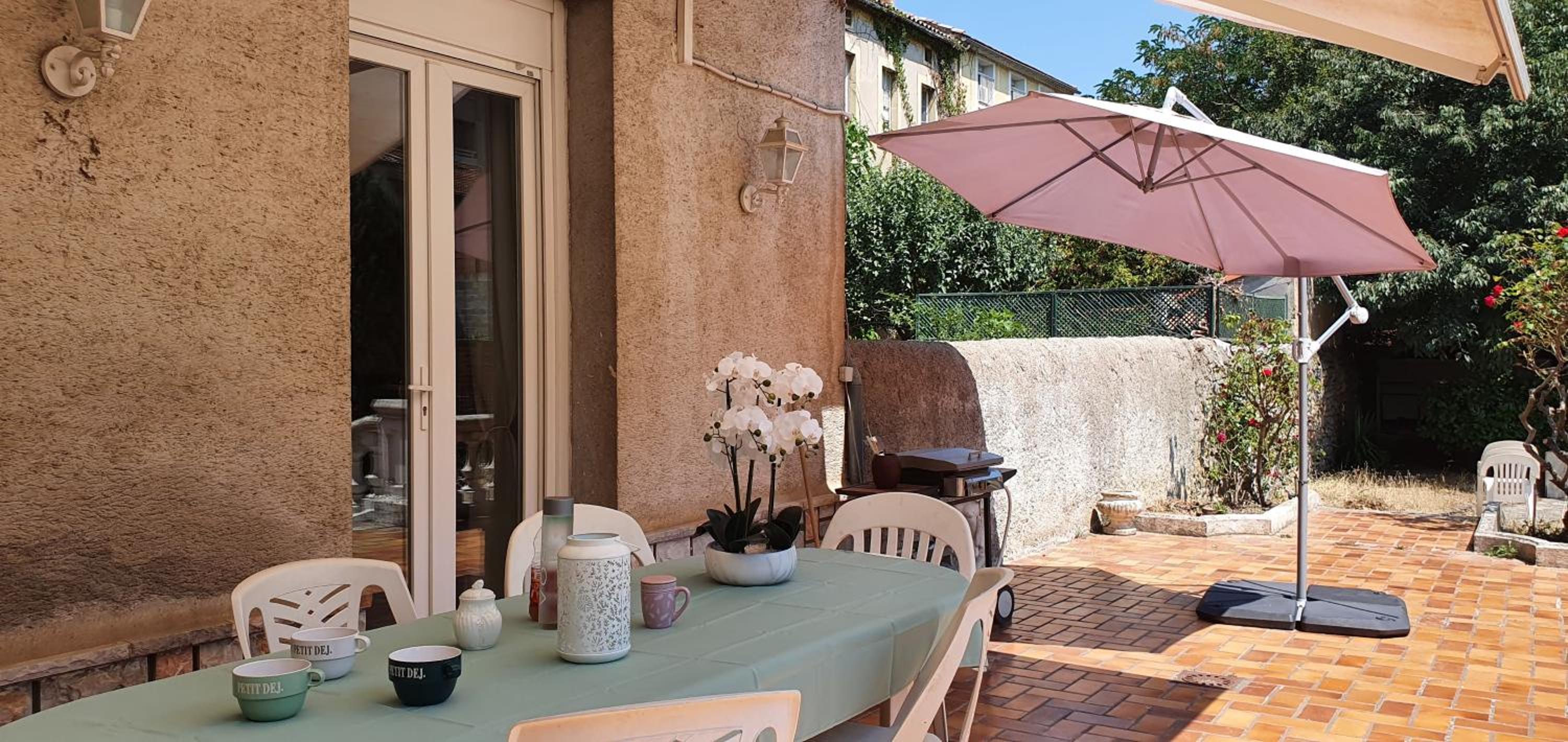 La casa de Margarita y Sisco, Villa avec piscine
