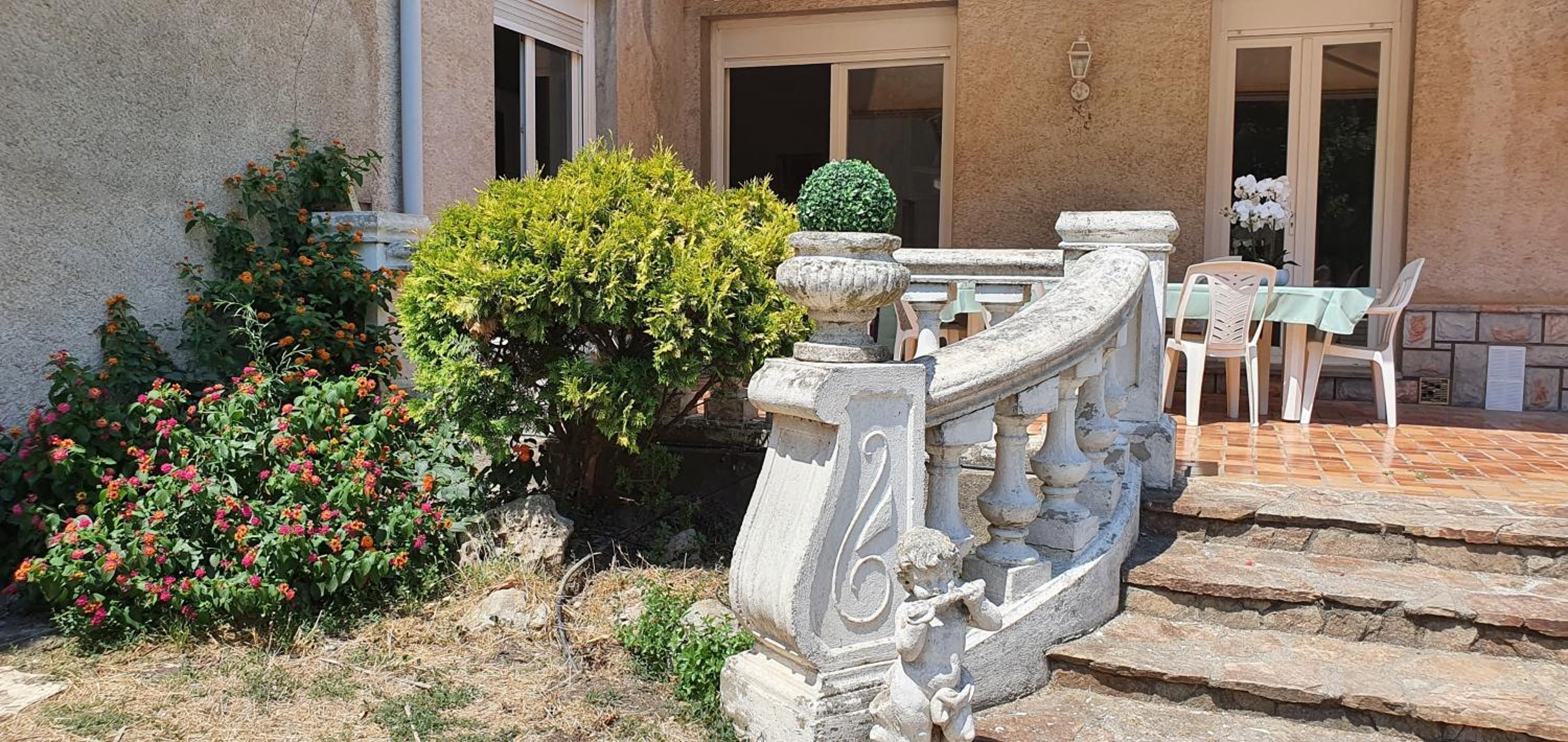 La casa de Margarita y Sisco, Villa avec piscine