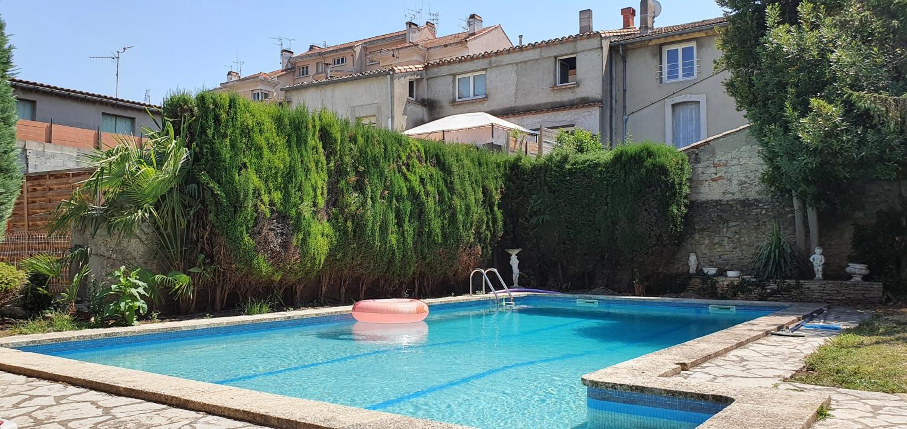 La casa de Margarita y Sisco, Villa avec piscine