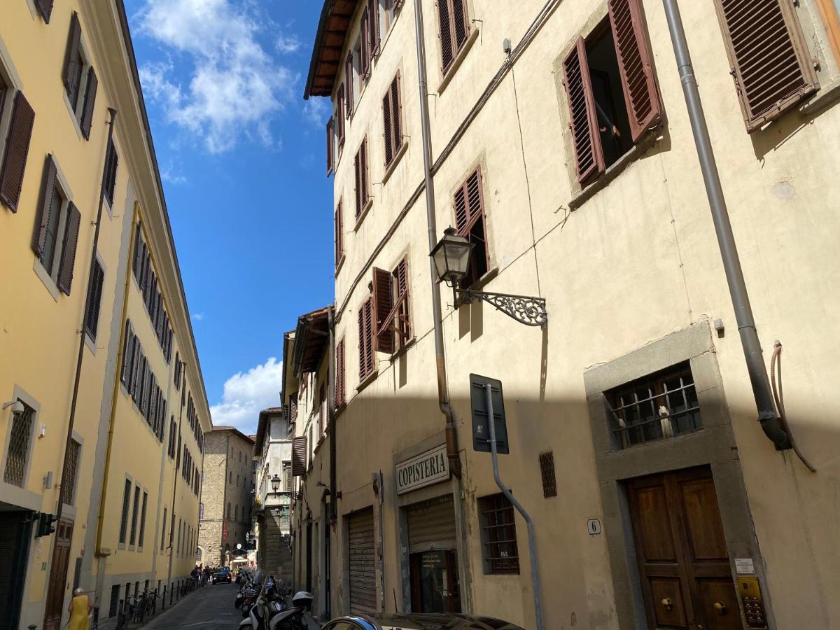 Nice & Roomy Apartment behind the Uffizi Museum photo 3