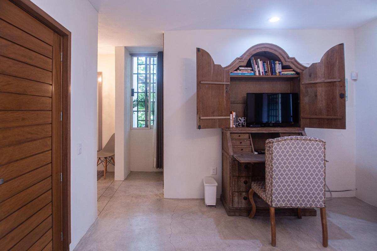 Hotel Villas Parota Inn - Image 1