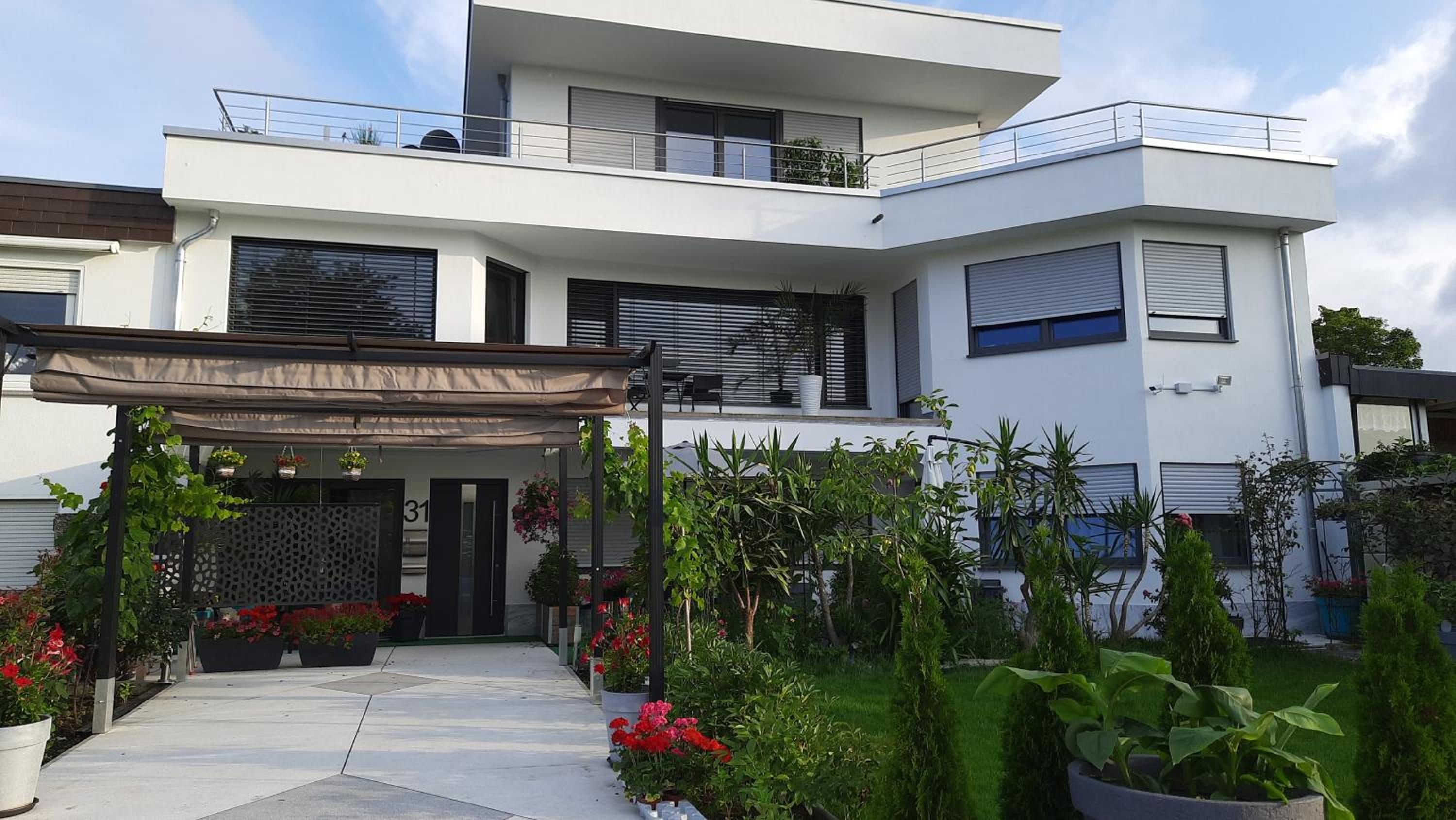 Hotel Casa Blanca - Image 1