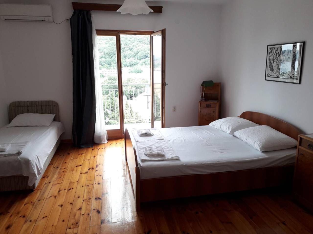 Apartments Markovic Sutomore