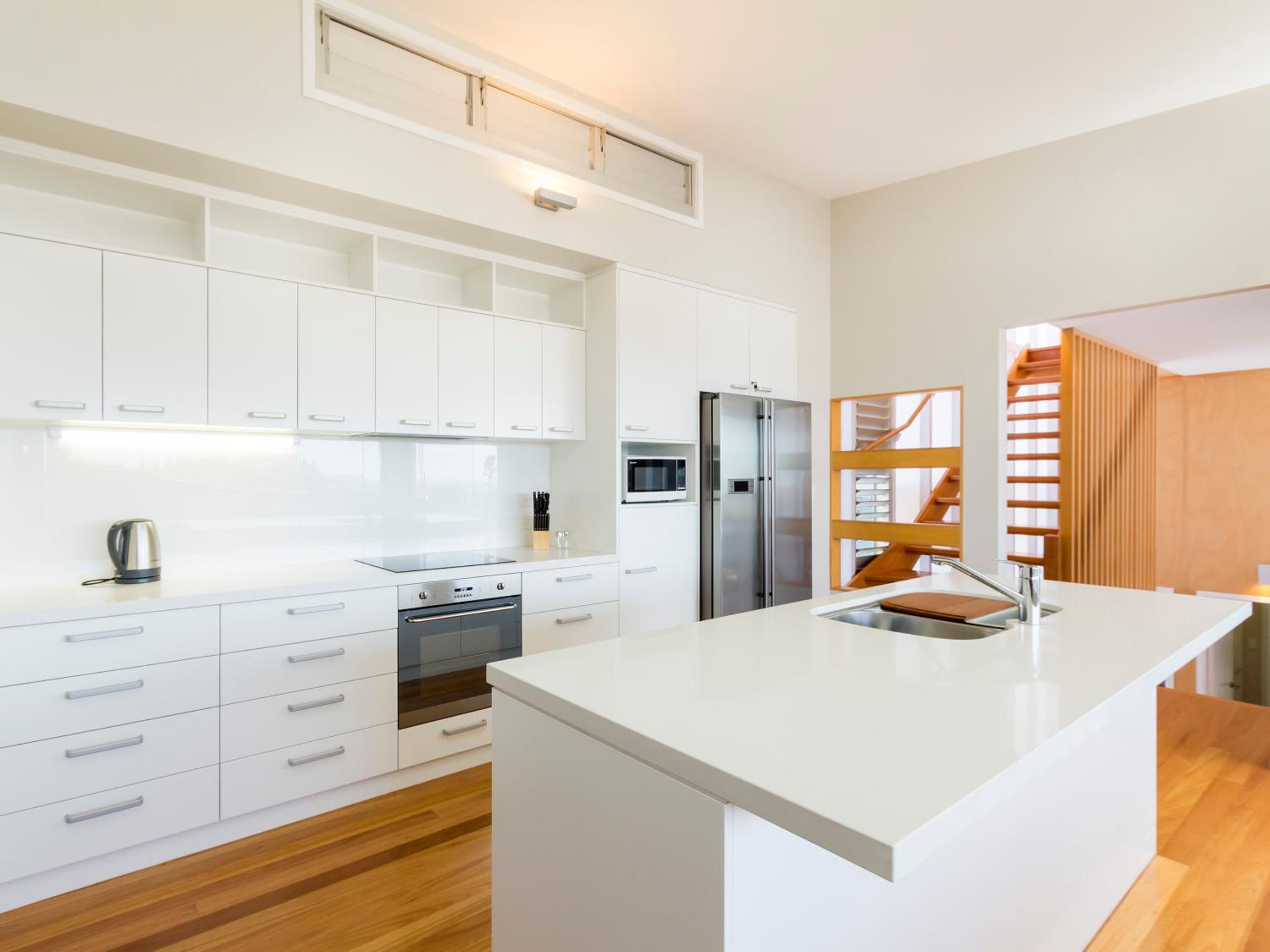 7 Roseby Court