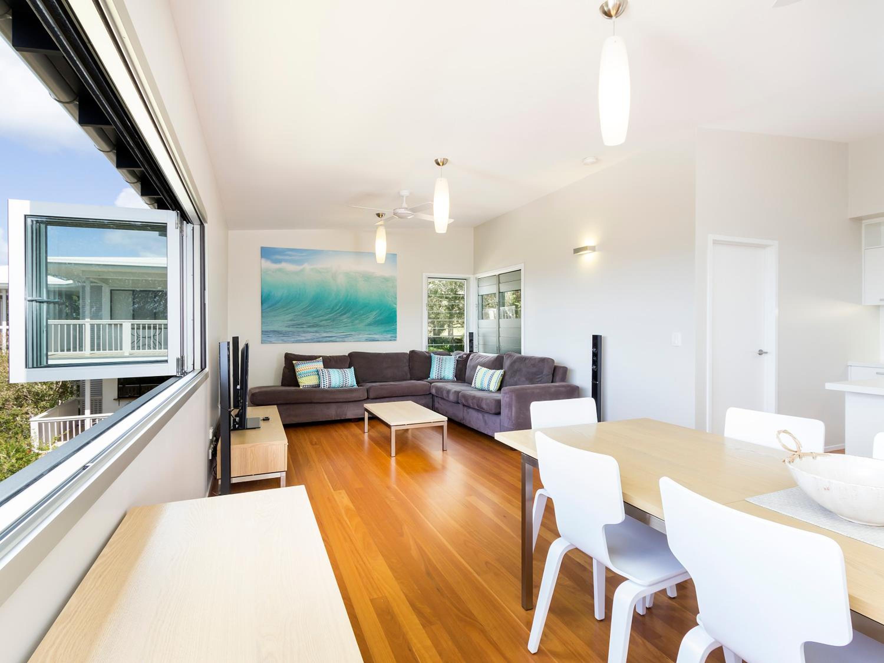 7 Roseby Court