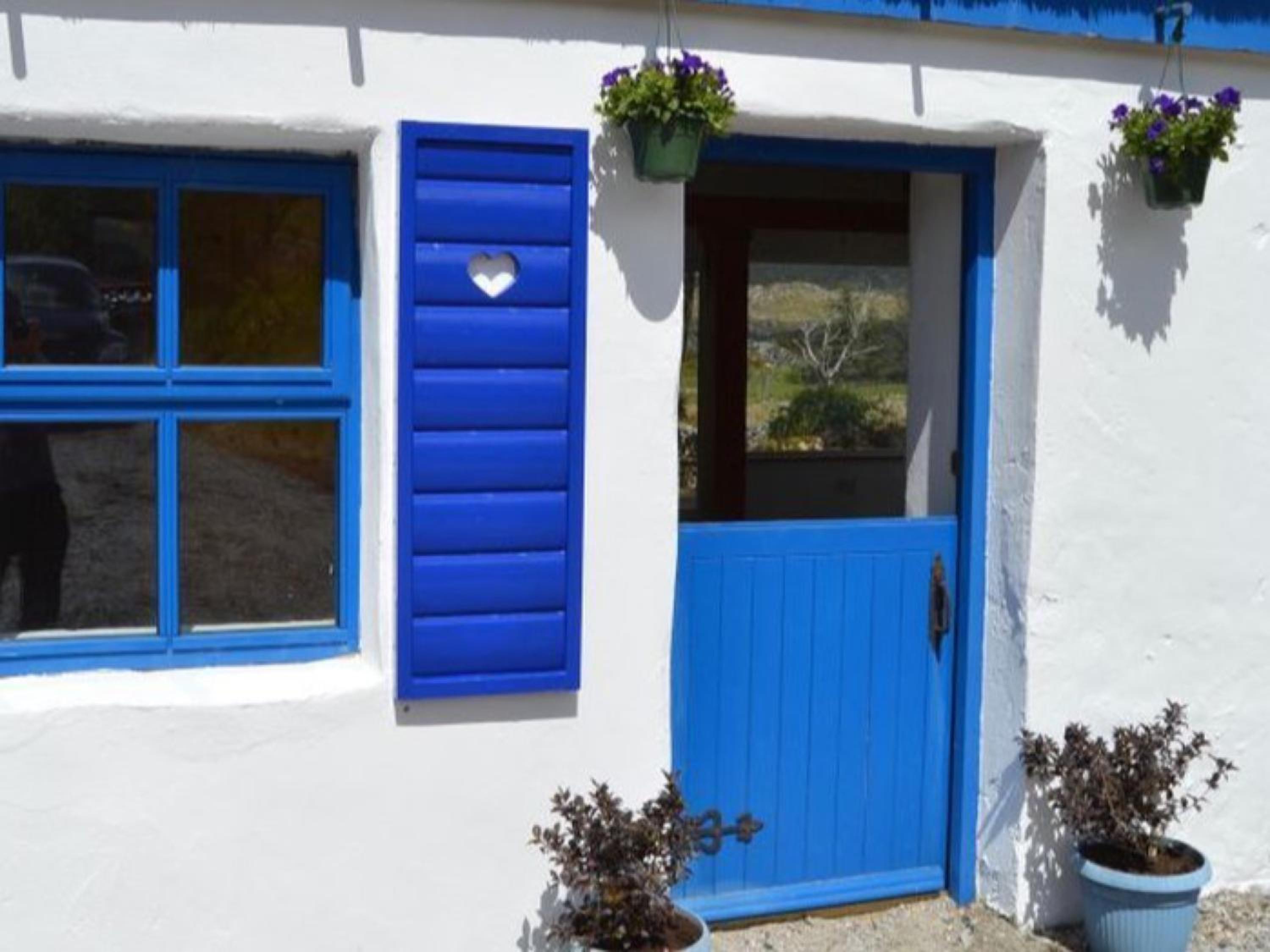 Beautiful Thatched Adderwal Cottage Donegal view 5