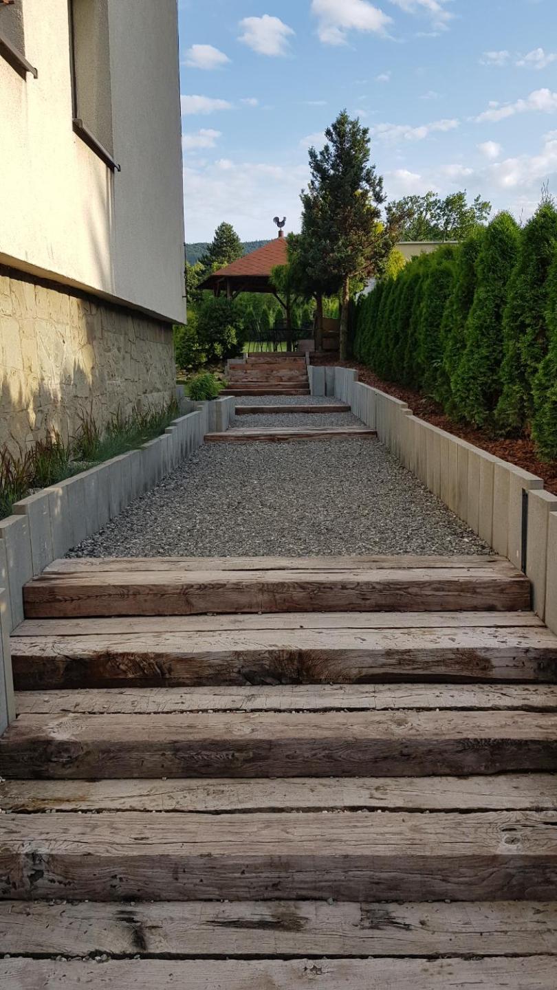 Photo 43