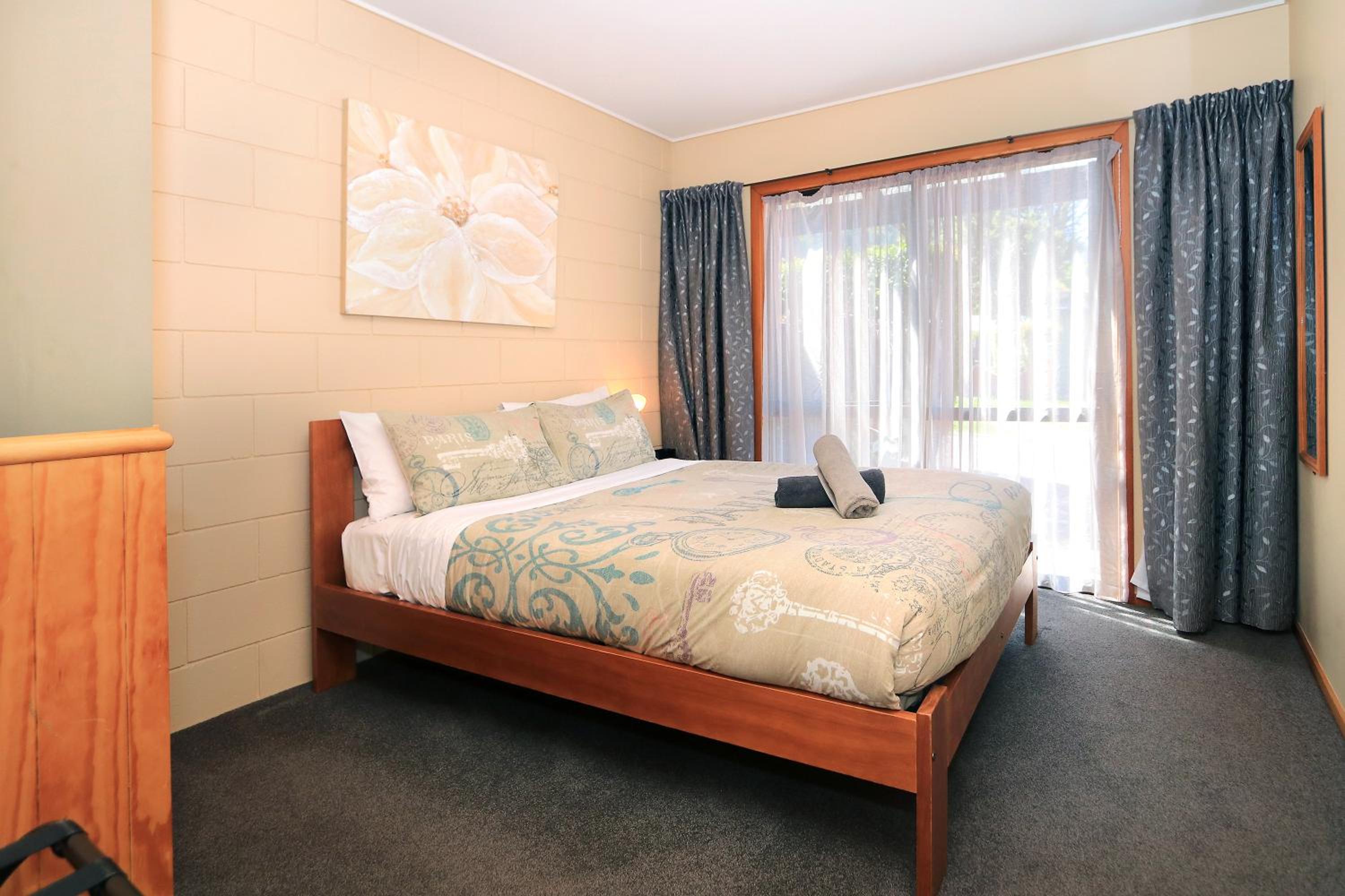 Queenstown Holiday Park Creeksyde