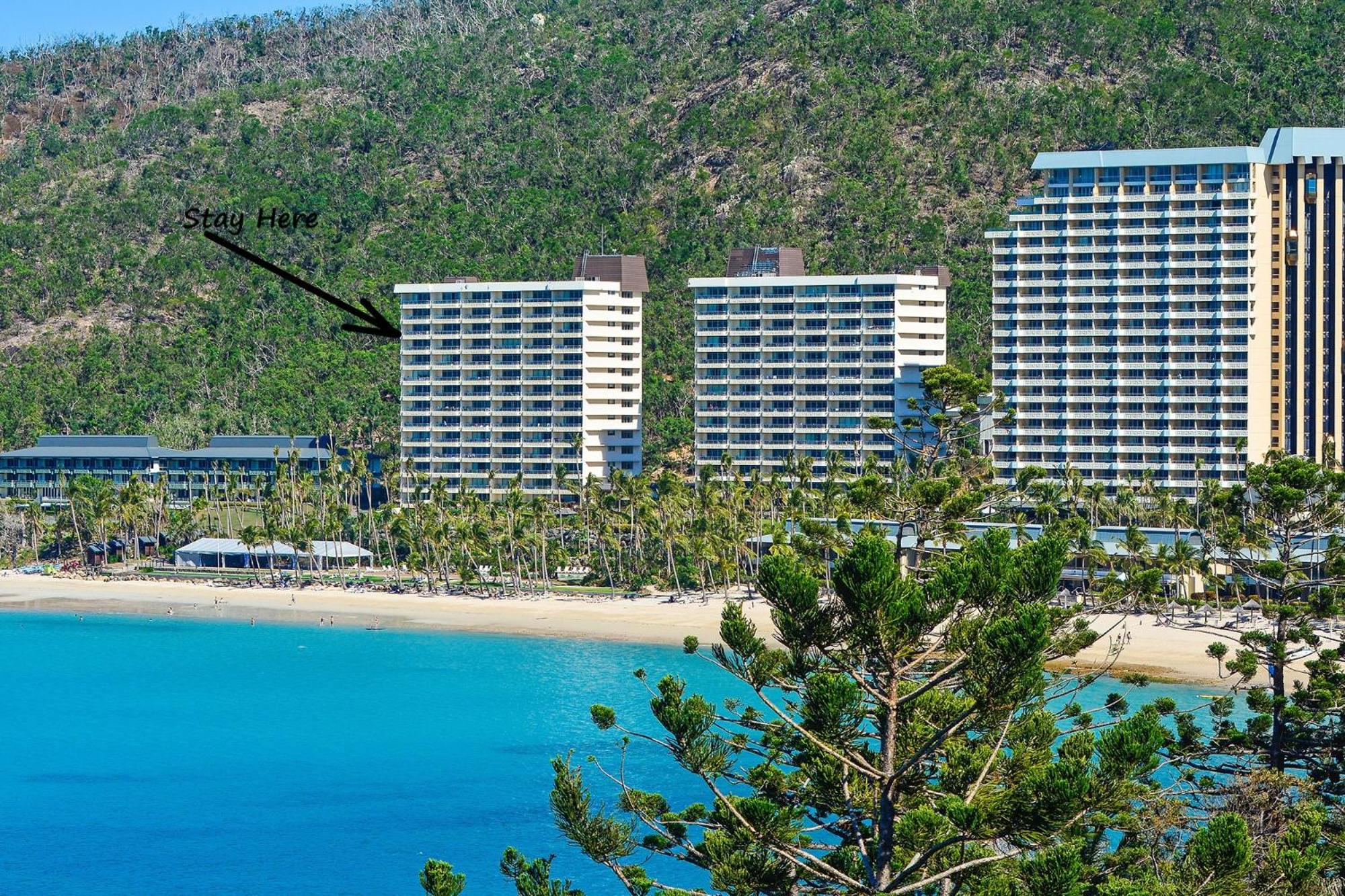 Hotel Whitsunday East 1106 on Hamilton Island by HamoRent - Image 1