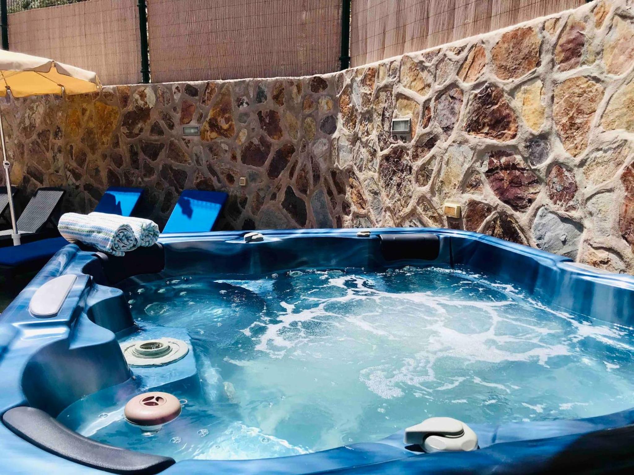 Vv Tasartico with hot tub photo 2