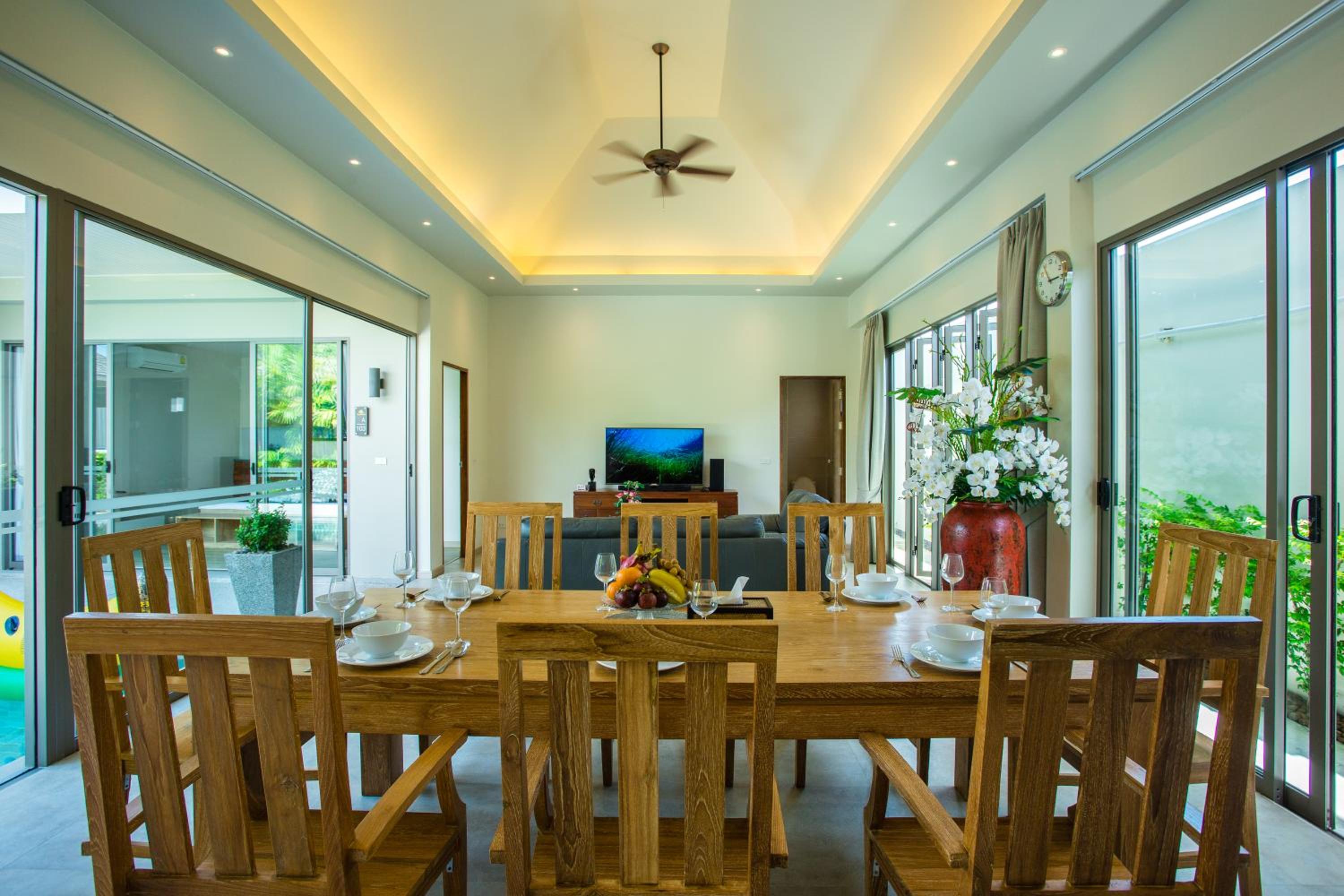 dining