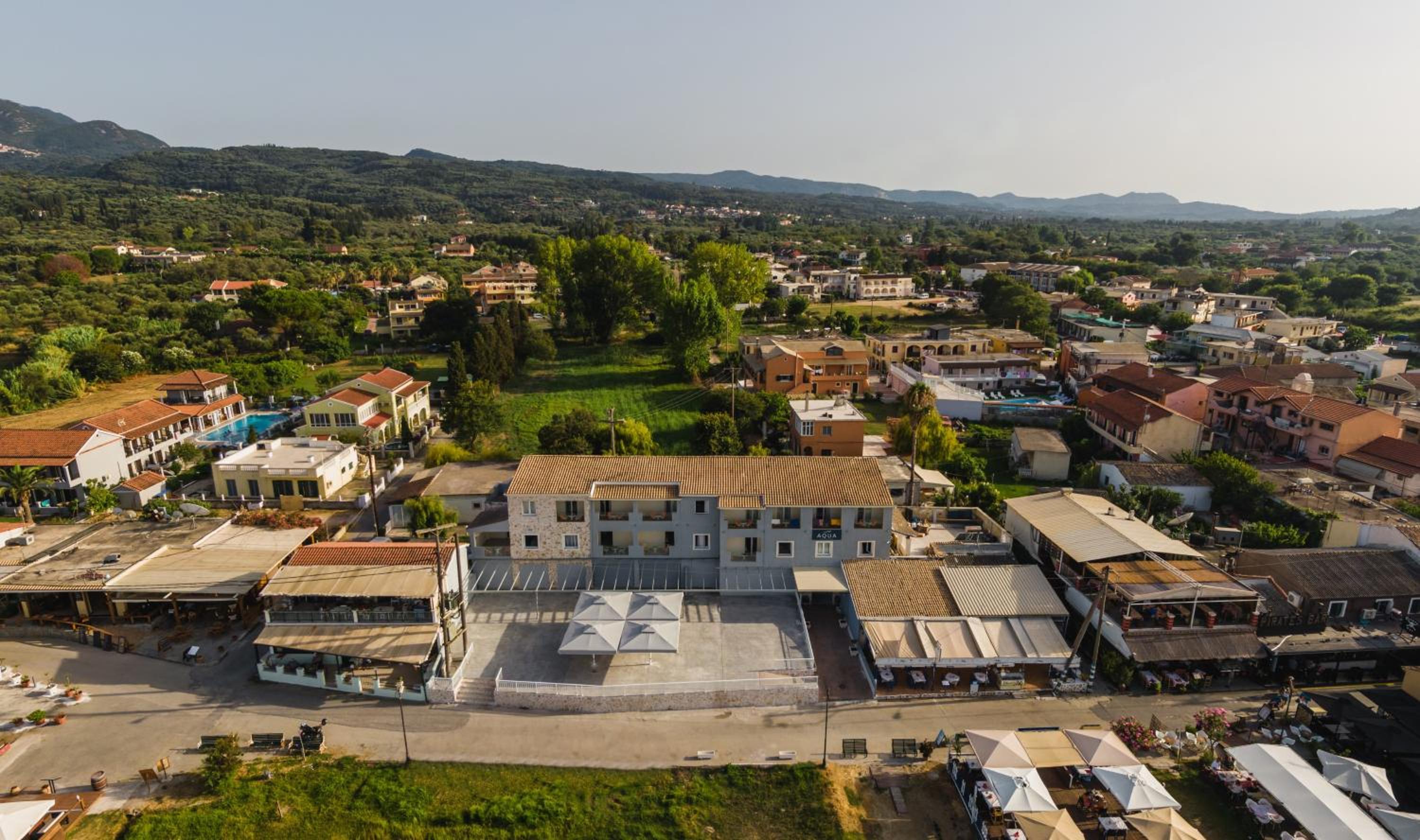 Hotel Aqua Luxury Suites by Estia - Image 1