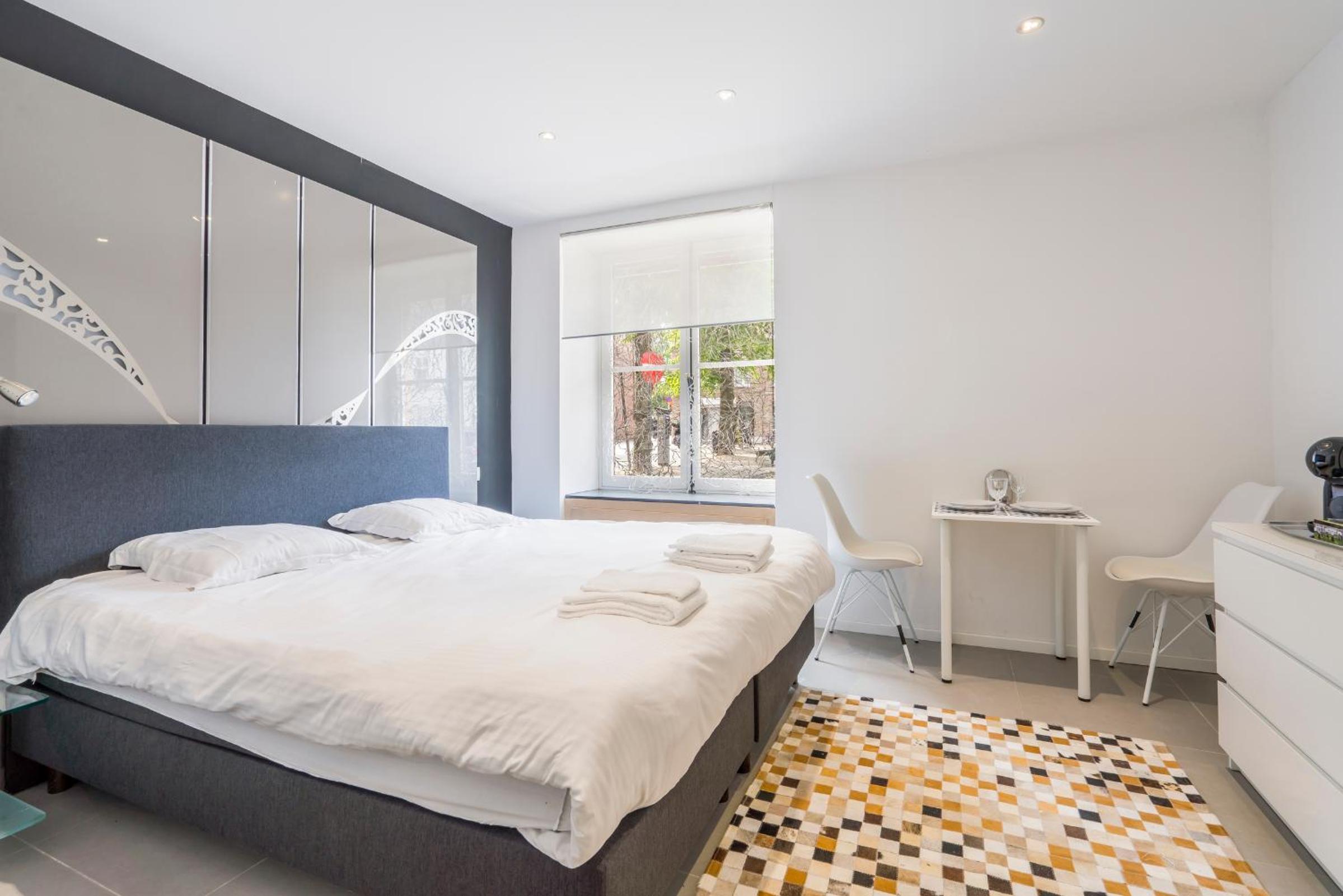 Bruges Vacations - Modern guest house in centre of Bruges - Property Image 2