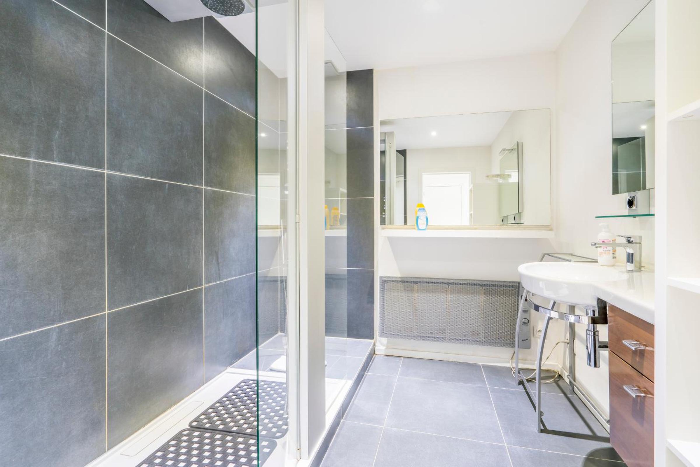 Bruges Vacations - Modern guest house in centre of Bruges - Property Image 3