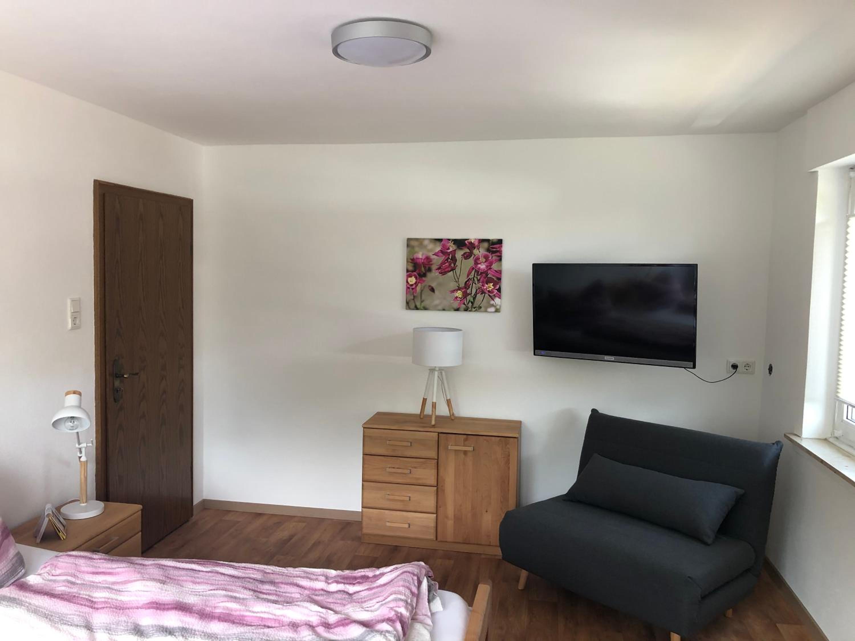 Ferienwohnung am Wald mit Garten & Hot-Tub & Alpakas