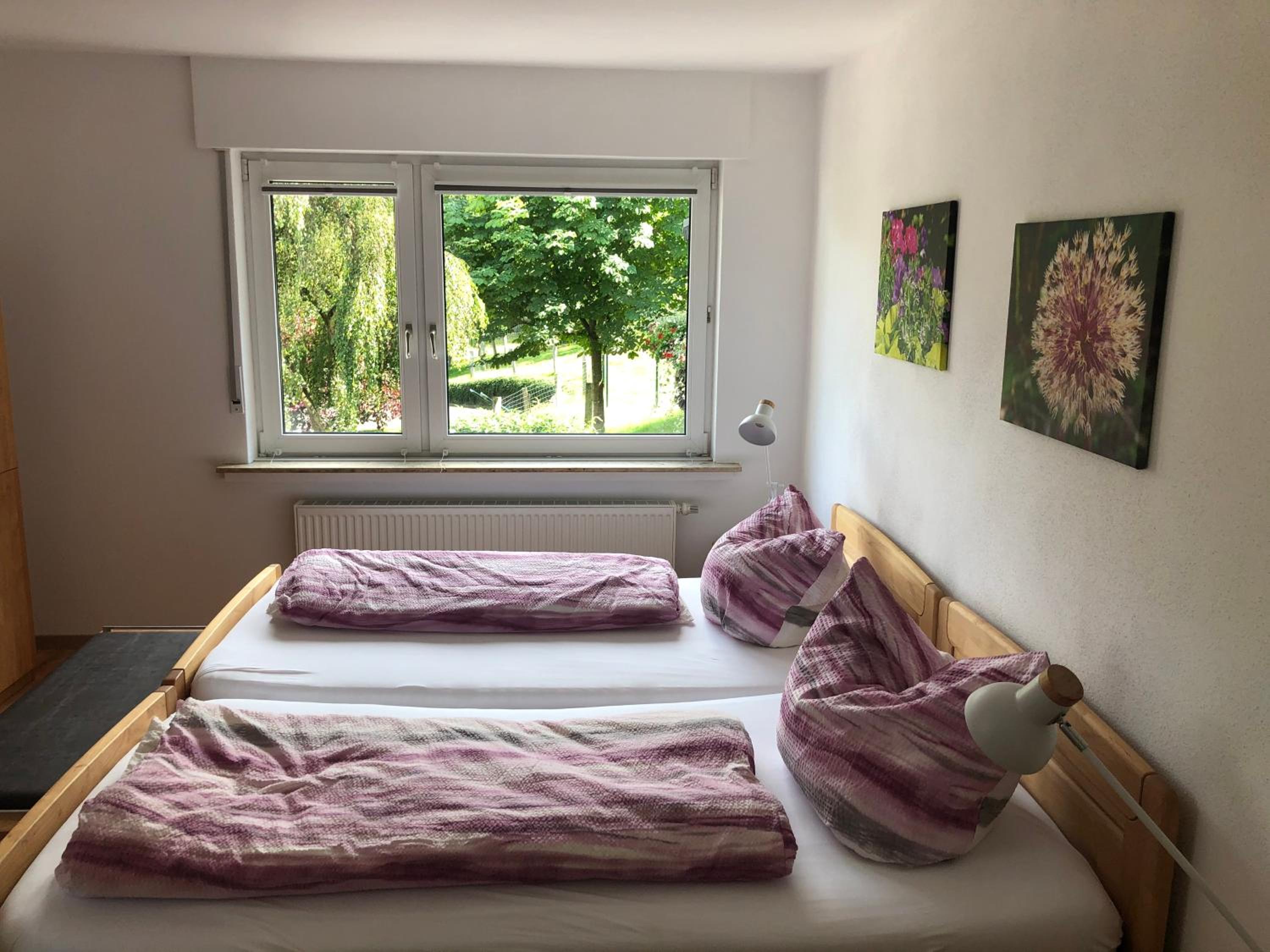 Ferienwohnung am Wald mit Garten & Hot-Tub & Alpakas