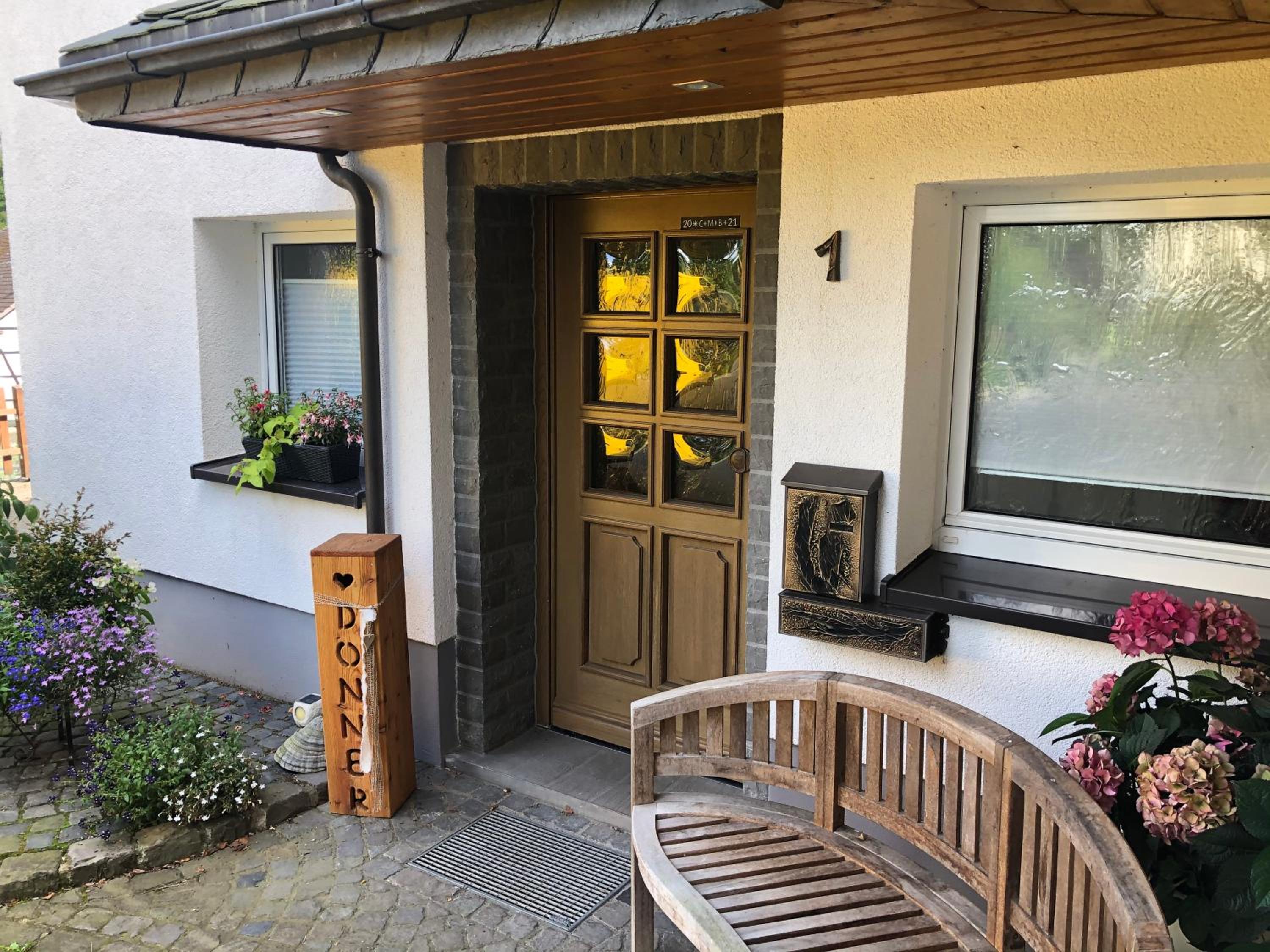 Ferienwohnung am Wald mit Garten & Hot-Tub & Alpakas