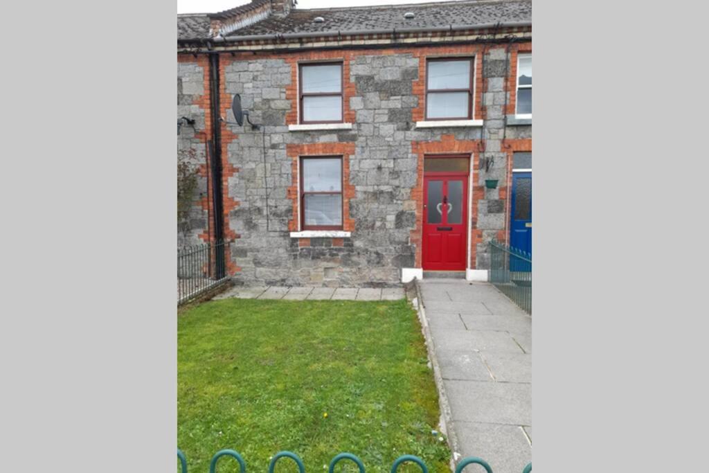 College Square, Terrace House view 2