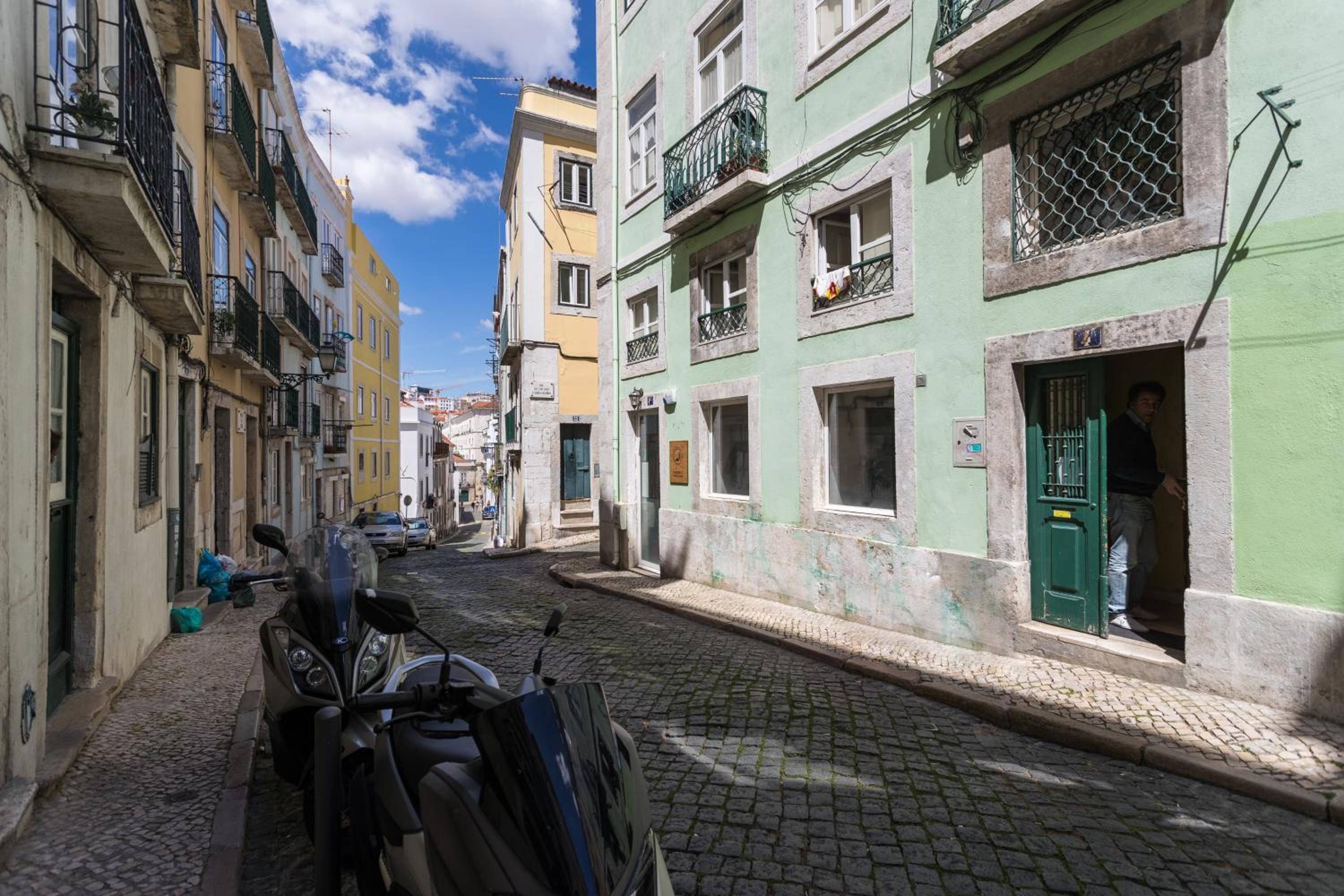 Charming Apartment Travessa do Alcaide view 2