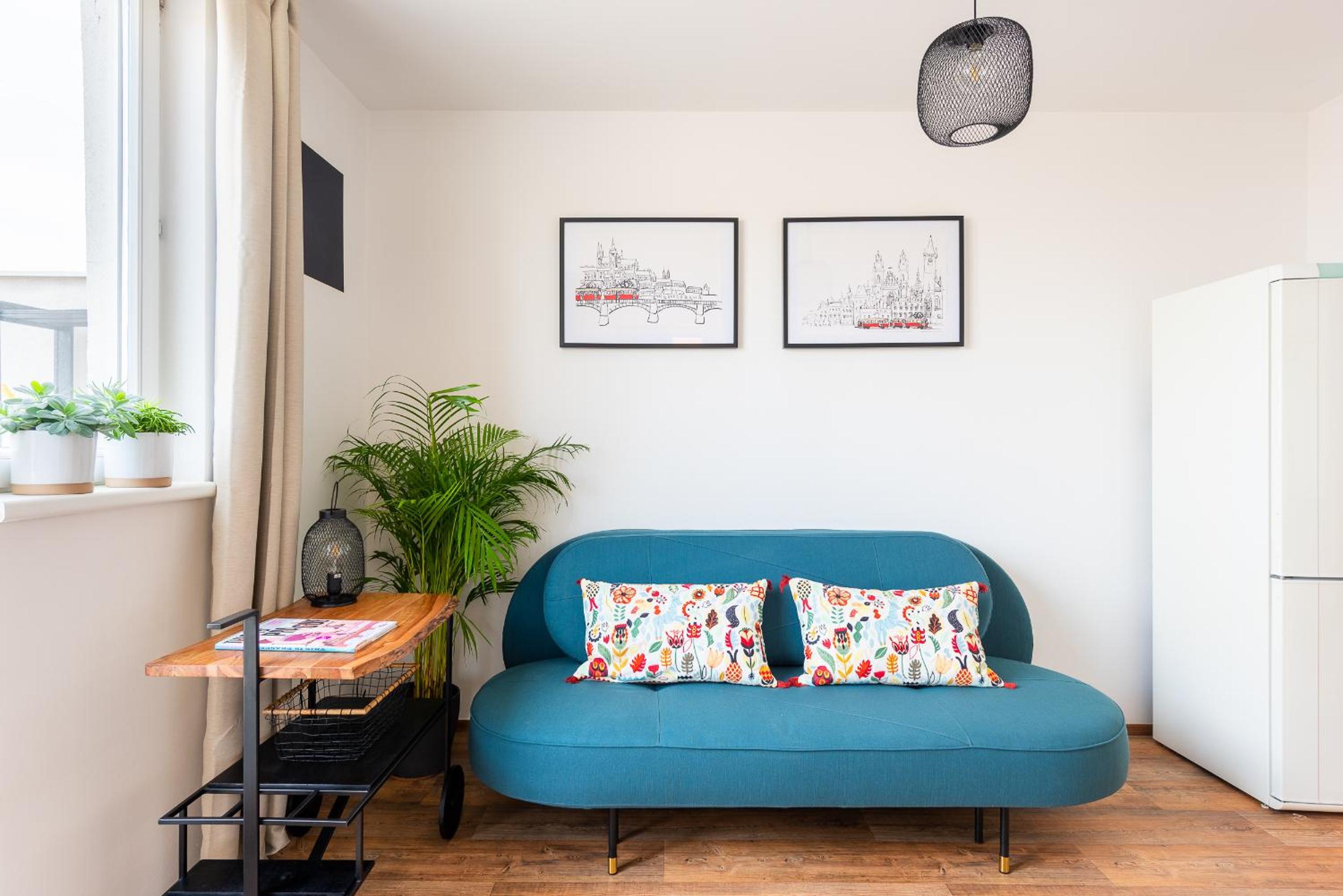 BRIGHT CHARMING Apt with TERRACE, PARKING & AirCo.