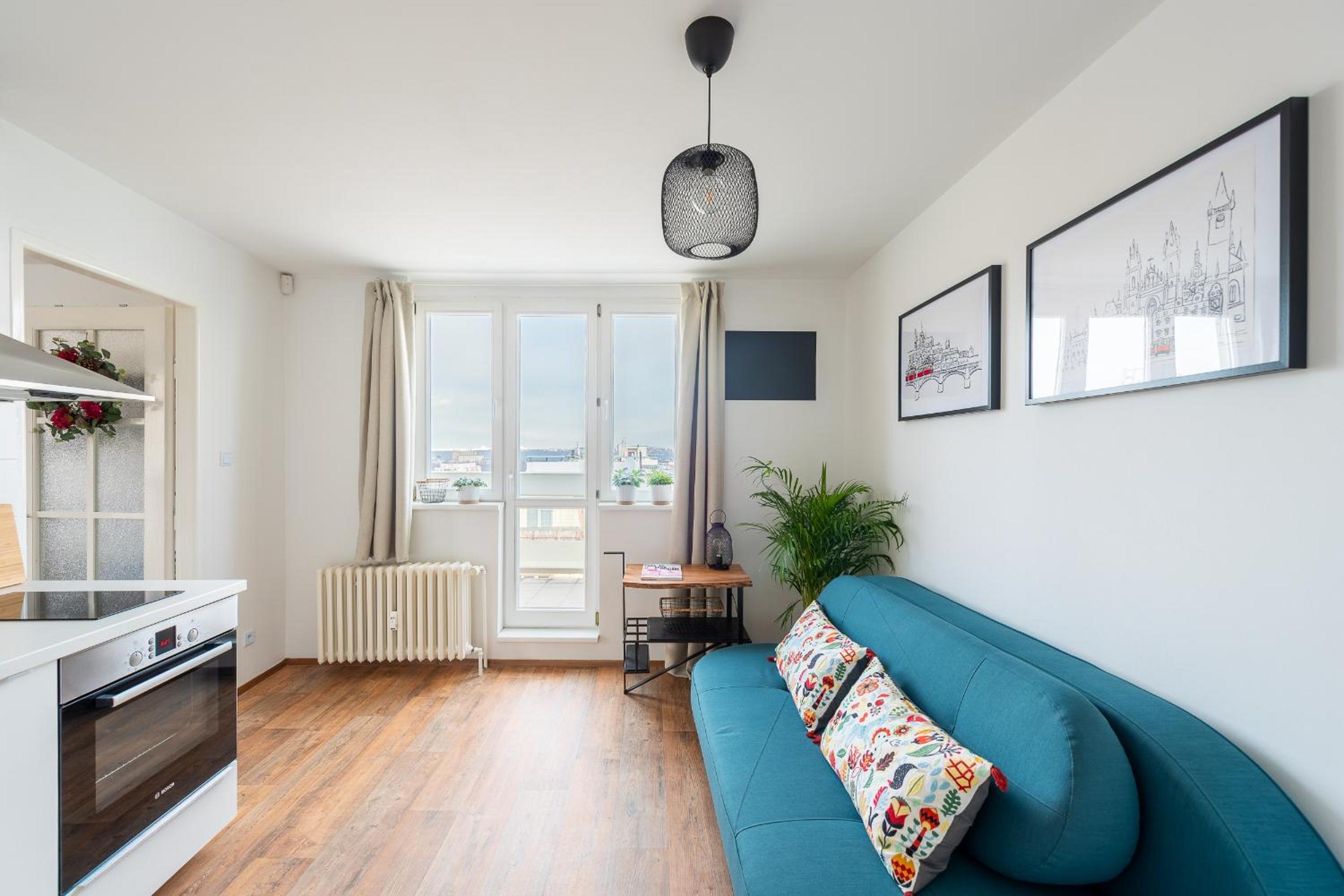 BRIGHT CHARMING Apt with TERRACE, PARKING & AirCo.