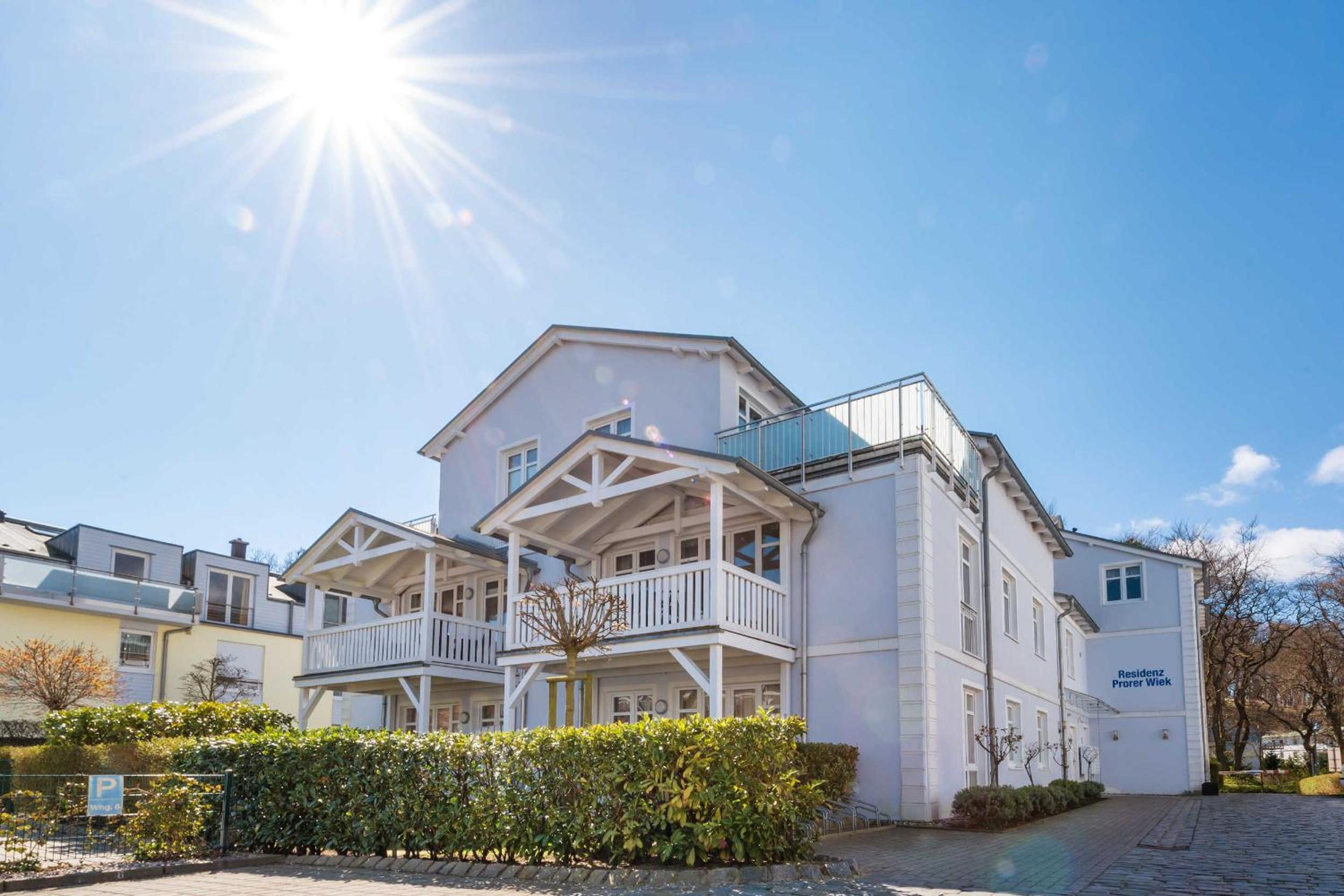 Hotel Residenz Prorer Wiek App 7 strandnah, mit Balkon by Unsere Urlaubszeit - Image 1