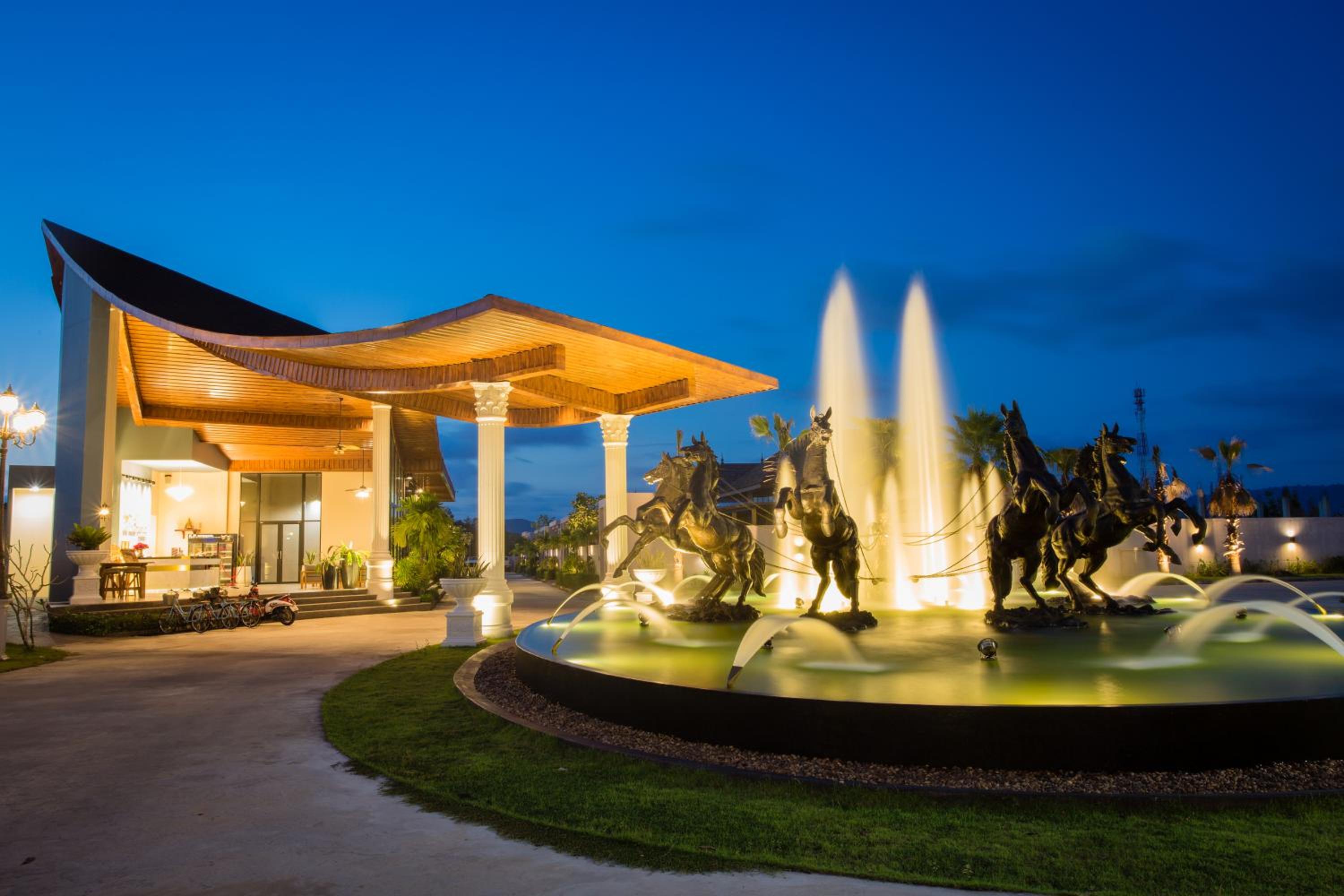 Gold Chariot Pool Villa, Phuket - SHA Plus Certified