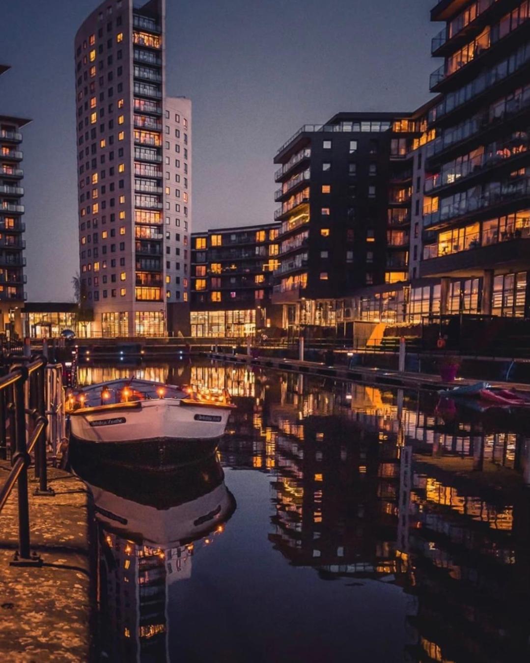 Deluxe City Centre Apt Free Parking River View Balcony