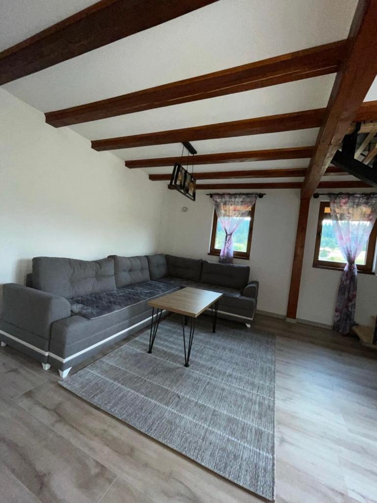Apartmani Nišićka Oaza