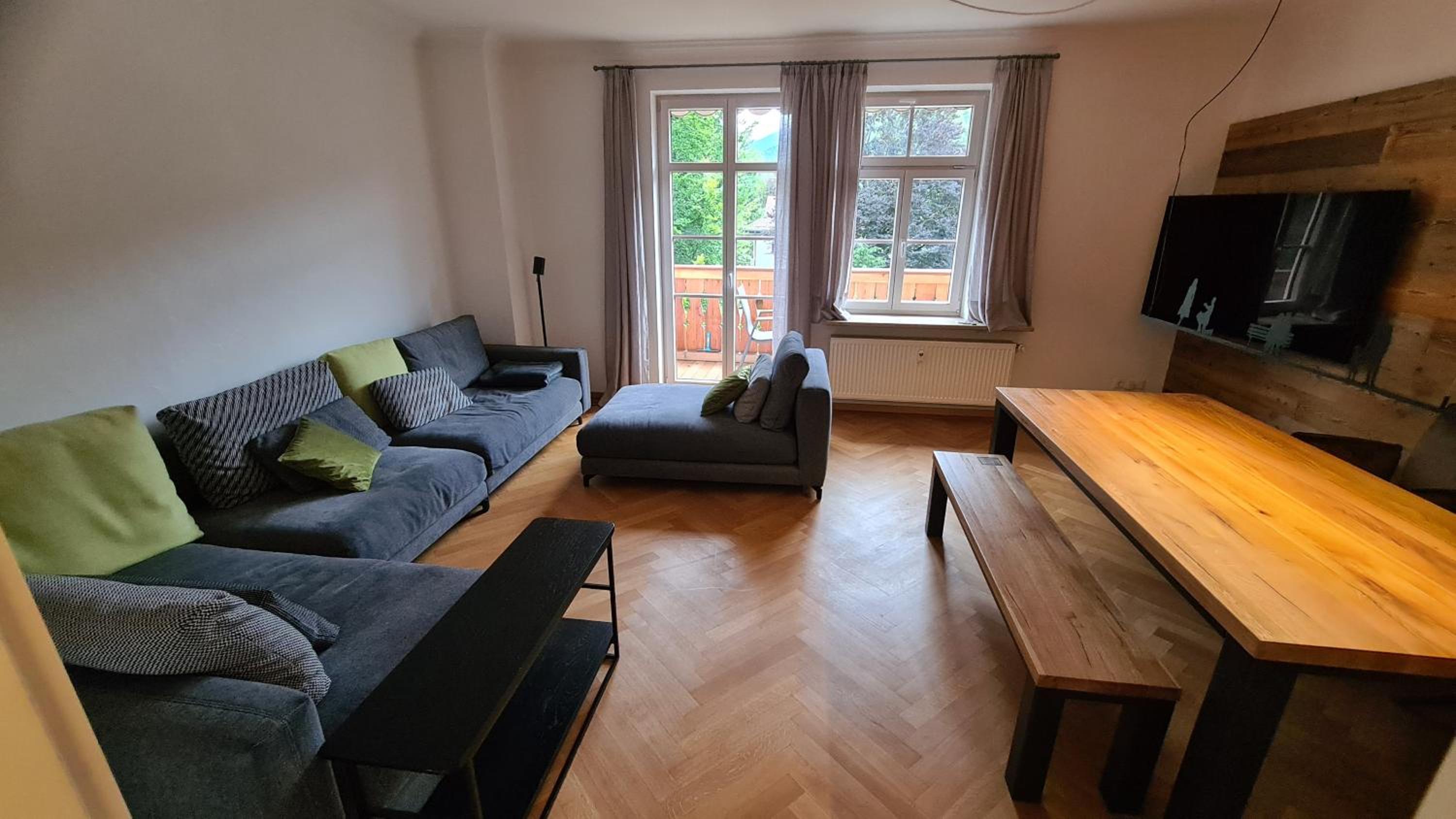 Bunter Hirsch Ferienwohnung im Garmischer Zentrum view 4