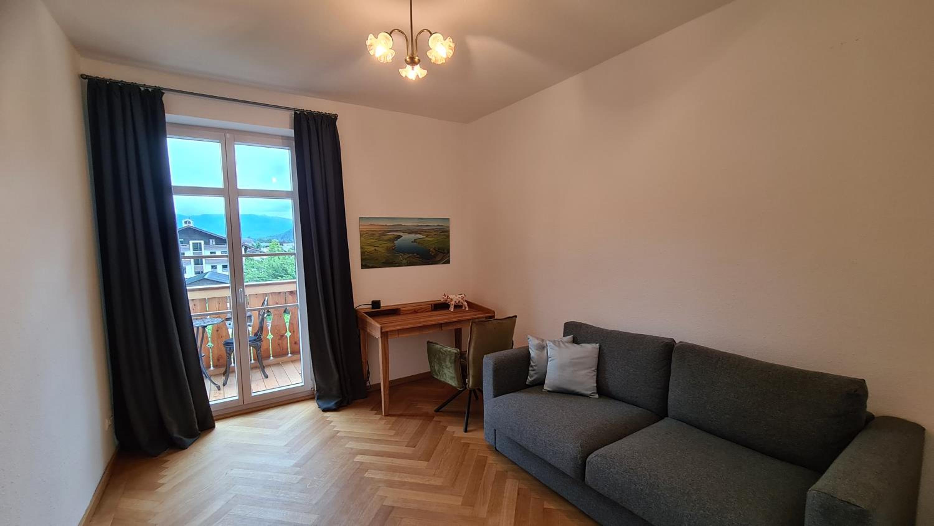 Bunter Hirsch Ferienwohnung im Garmischer Zentrum view 2