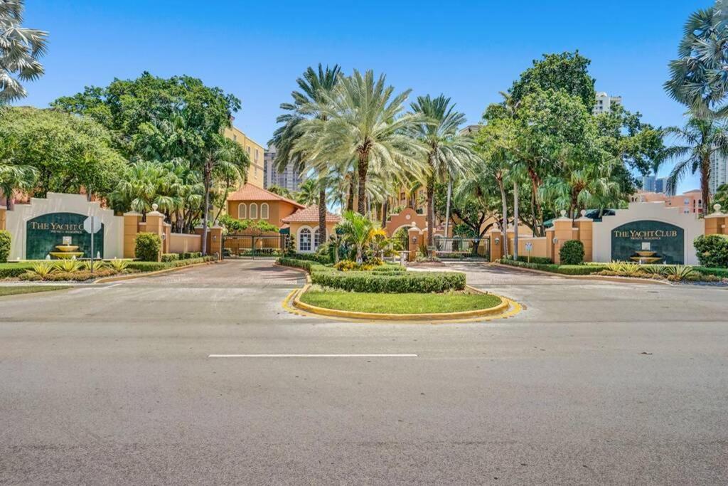 Hotel Luxury The Yacht Club At Aventura 2/2 Amazing Water View .Parking Included