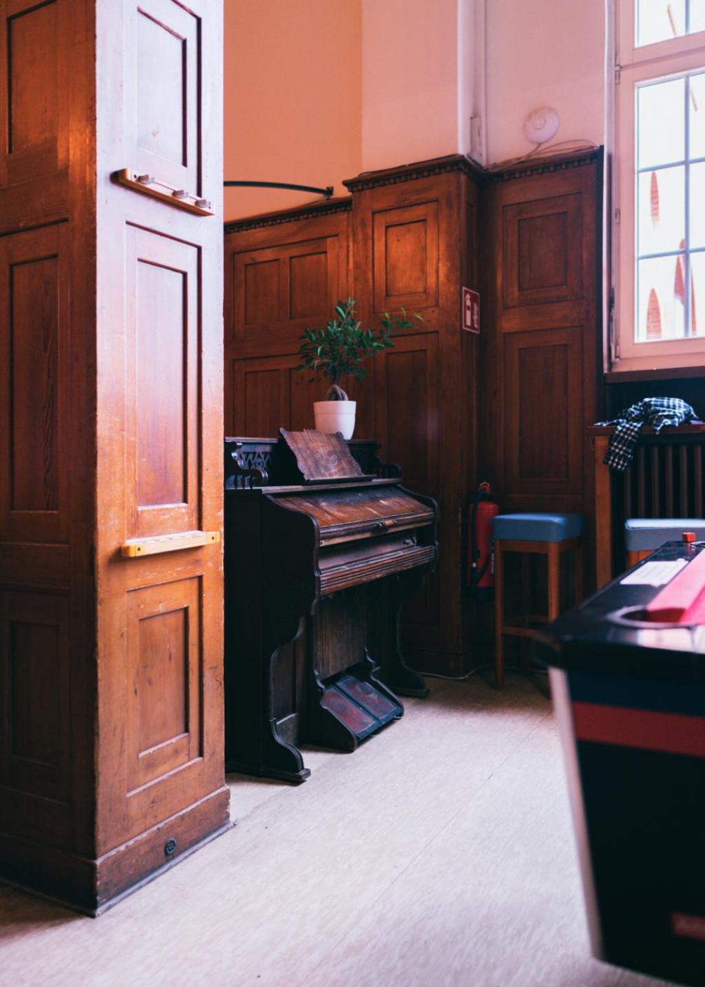 Three Little Pigs Hostel - Your Berlin Castle